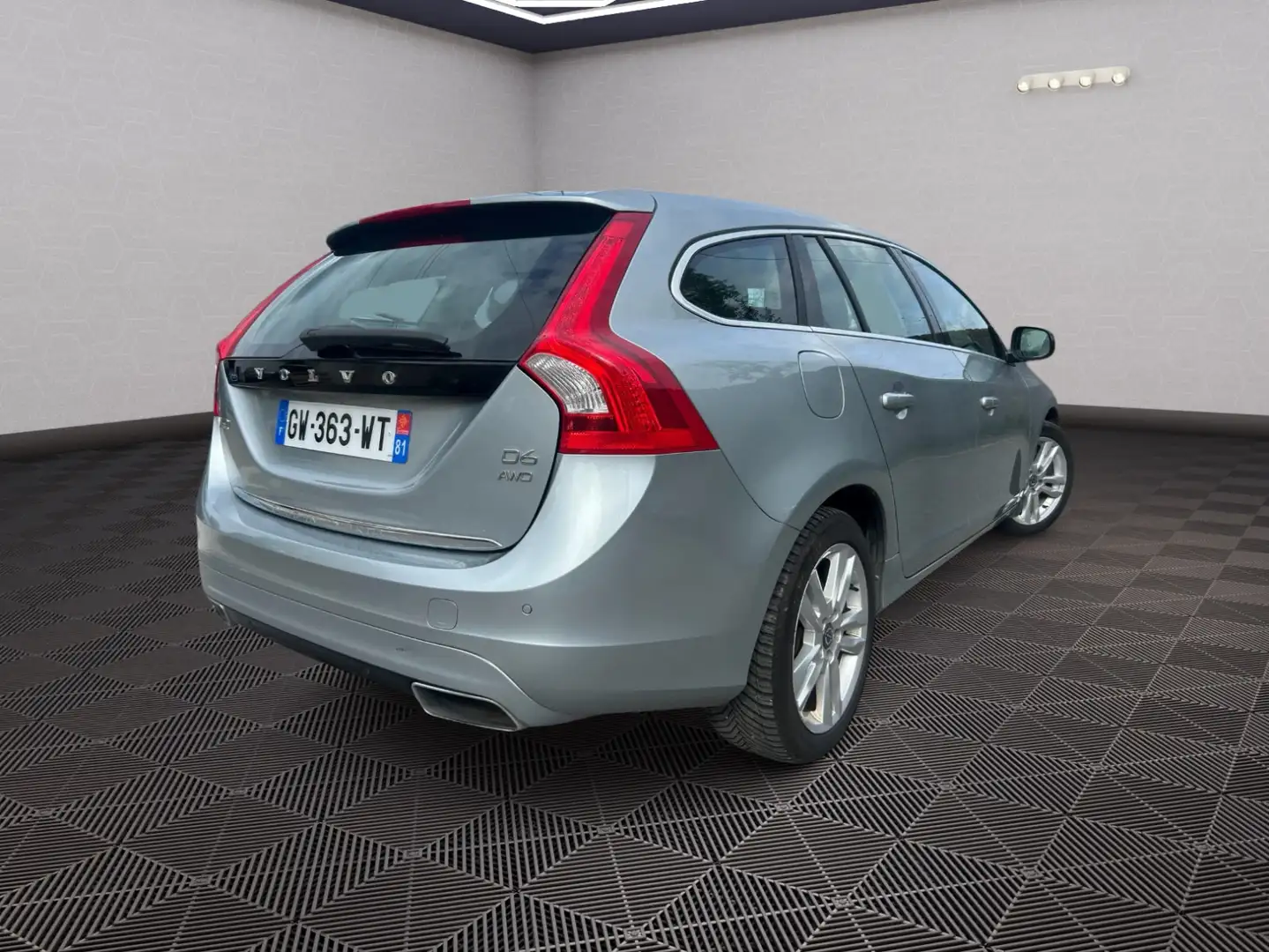 Volvo V60 Summum AWD Gris - 2