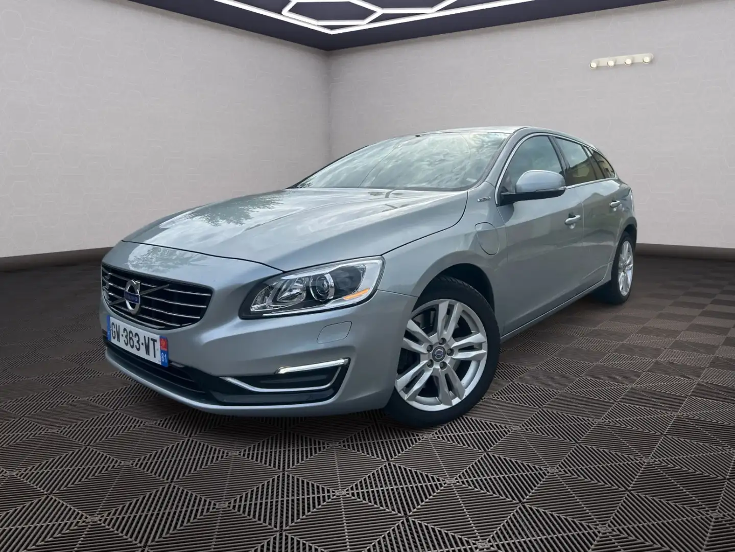 Volvo V60 Summum AWD Gris - 1