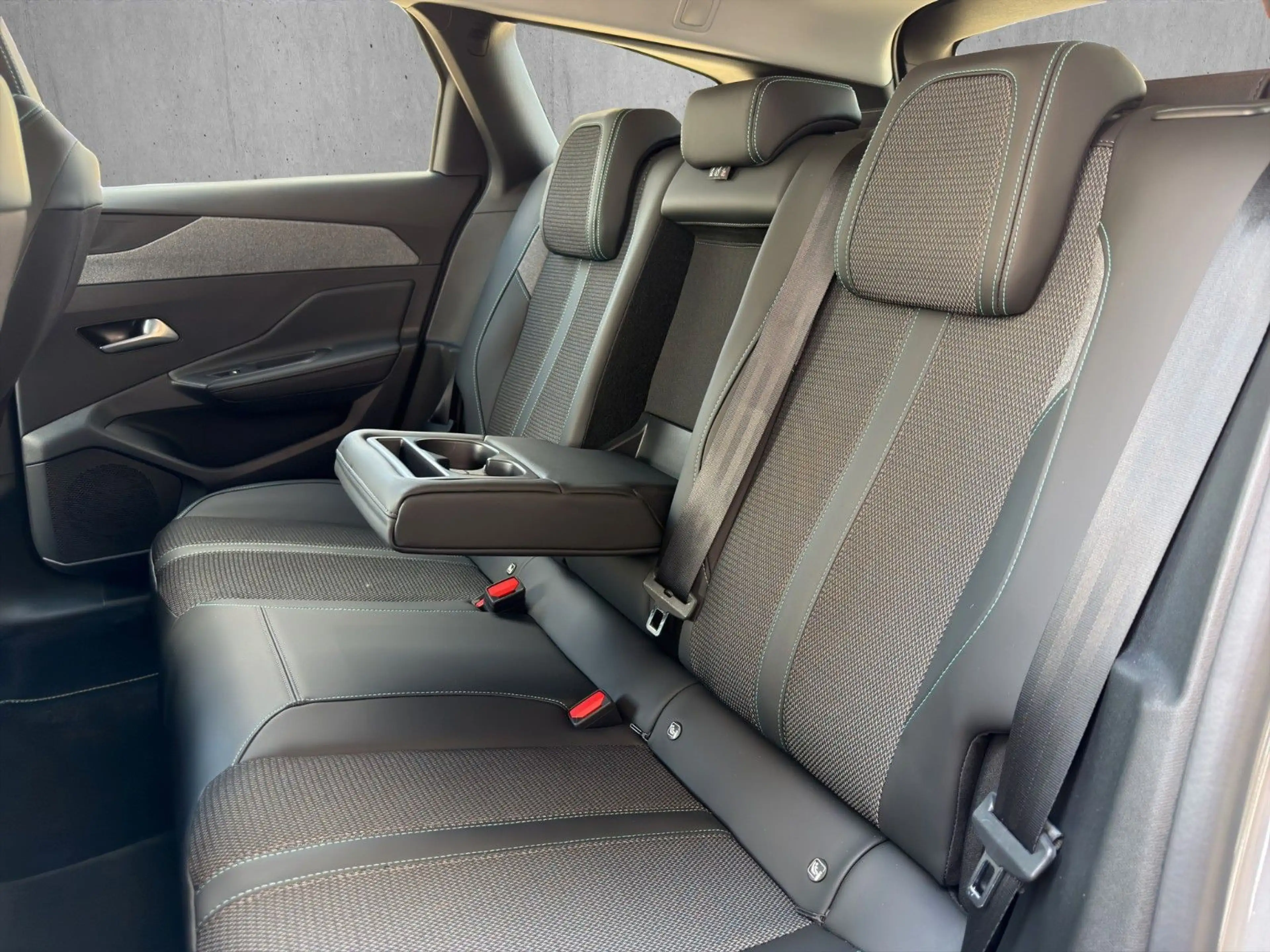 Peugeot 308 SW Allure HDi 130 EAT8 *360°Kamera*SHZ*ACC — photo 12