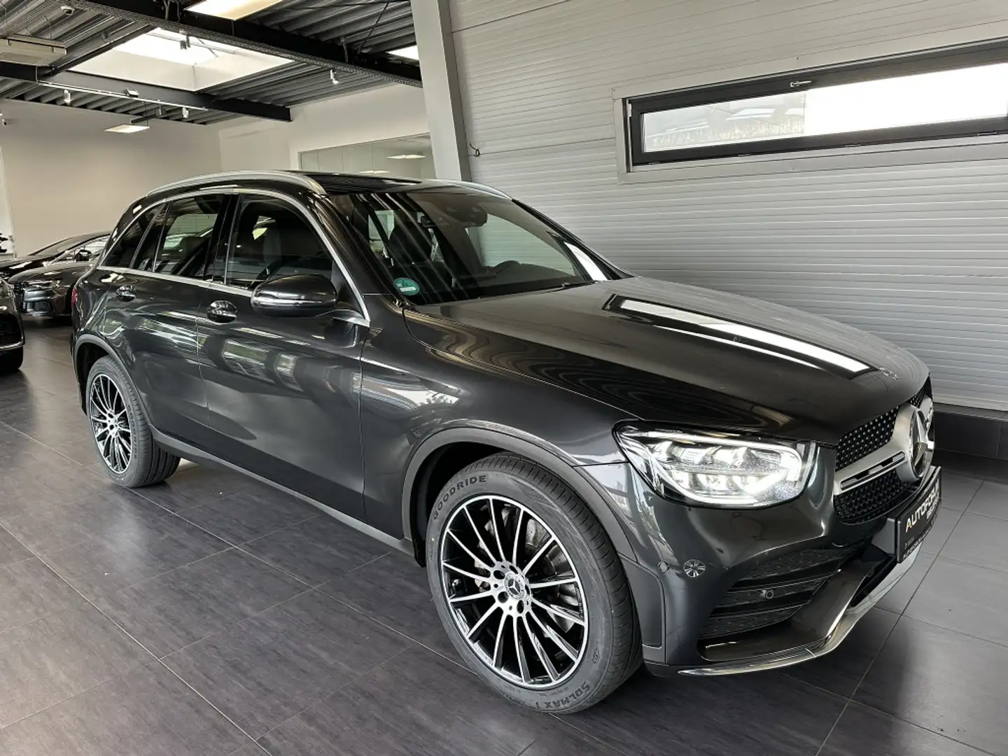 Mercedes-Benz GLC 220 d 4M AMG|StHzg|Pano|Distronic+|LED|LM20 Grau - 1