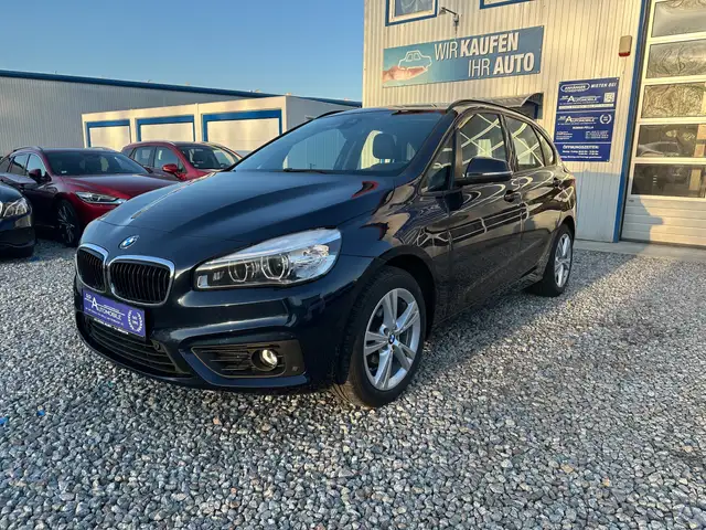 BMW 218 218 d Advantage KLIMA NAVI PDC AHK KAMERA