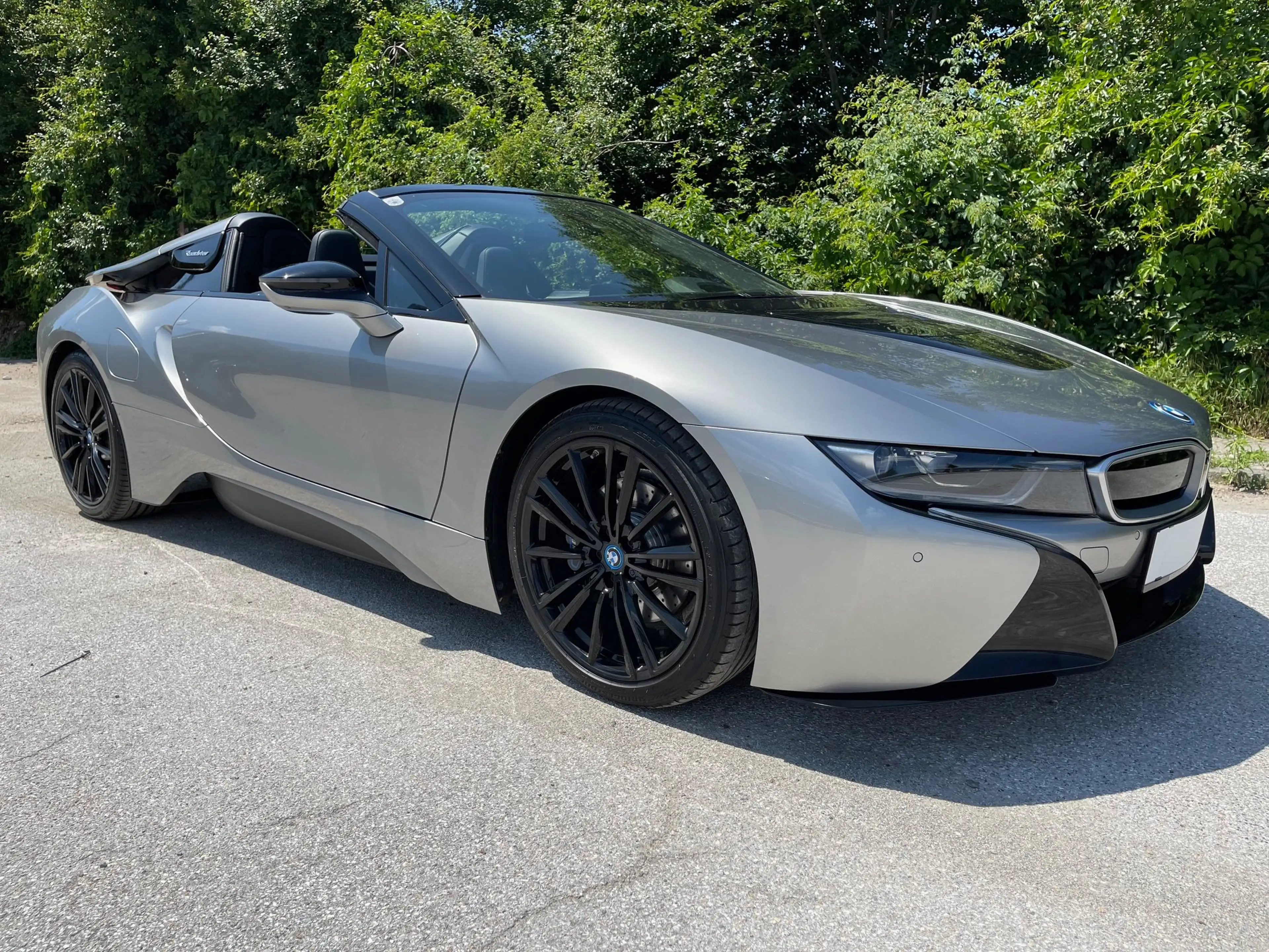 BMW i8 INDIVIDUAL L. *** Gesamt 374 PS *** NP 177.300 ***