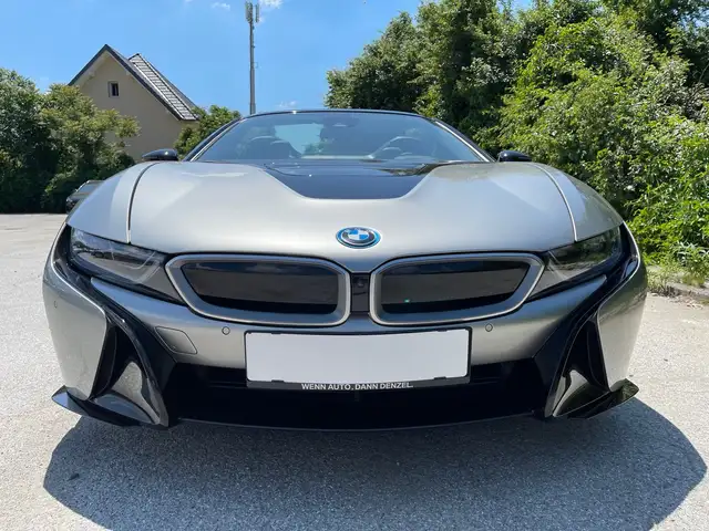 BMW i8 INDIVIDUAL L. *** Gesamt 374 PS *** NP 177.300 *** Ansicht 3
