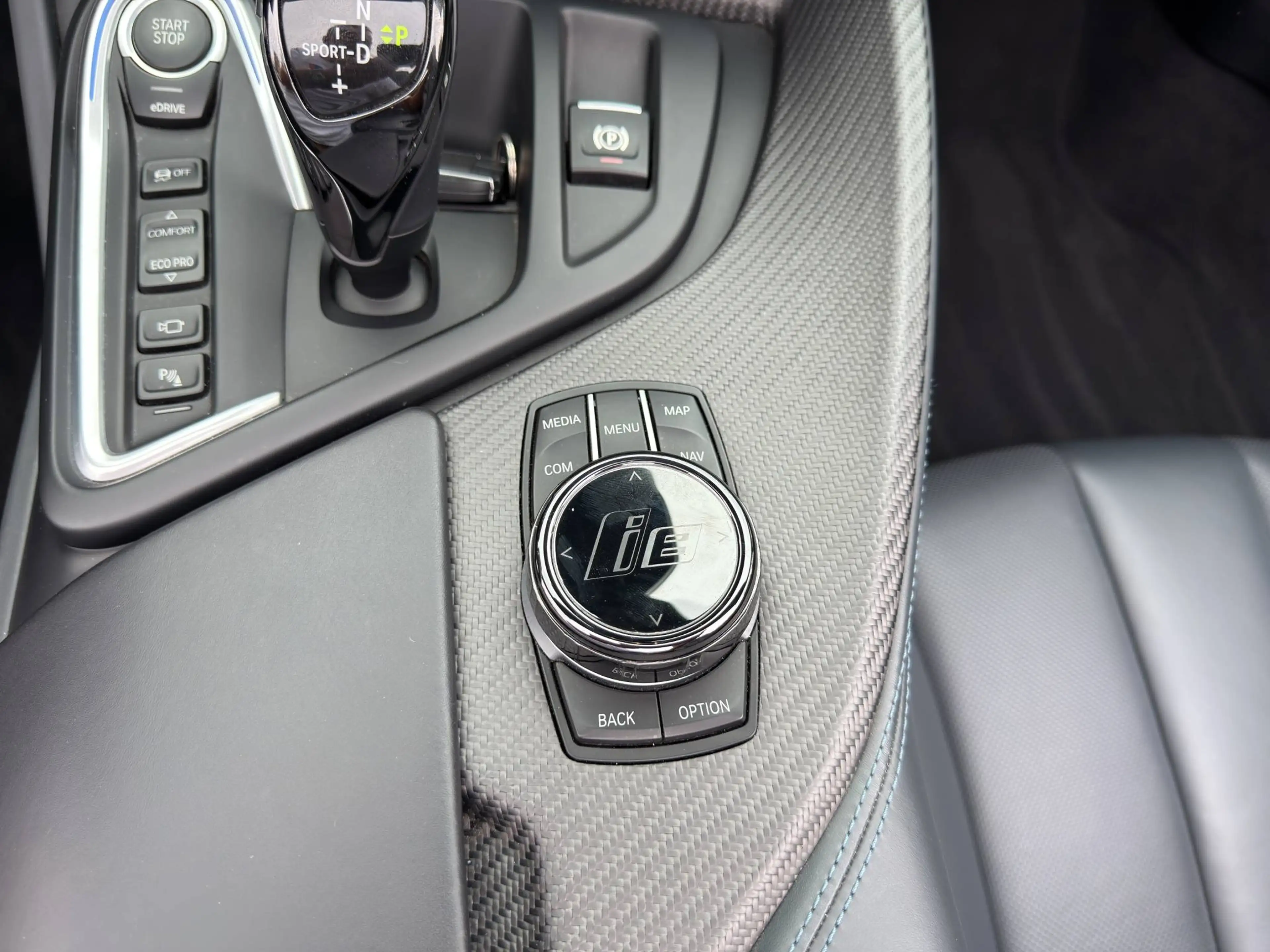 BMW i8 INDIVIDUAL L. *** Gesamt 374 PS *** NP 177.300 *** — photo 13