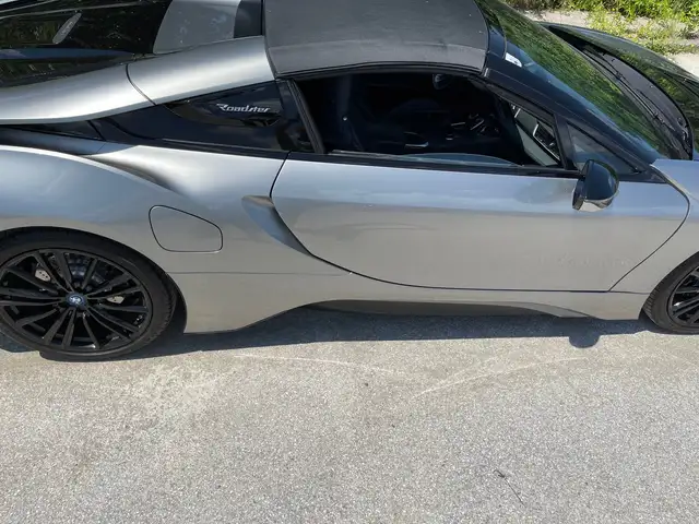 BMW i8 INDIVIDUAL L. *** Gesamt 374 PS *** NP 177.300 *** Ansicht 20