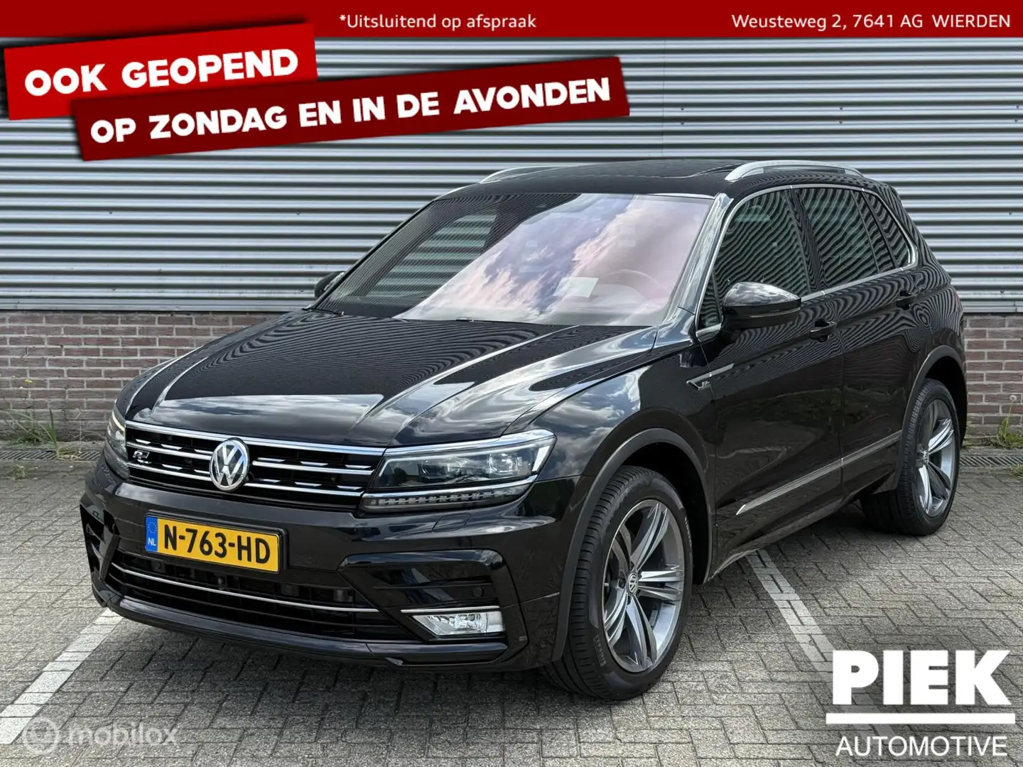 Volkswagen Tiguan 2.0 TDI 4Motion R-Line BTW BOMVOL 240PK Zwart - 1