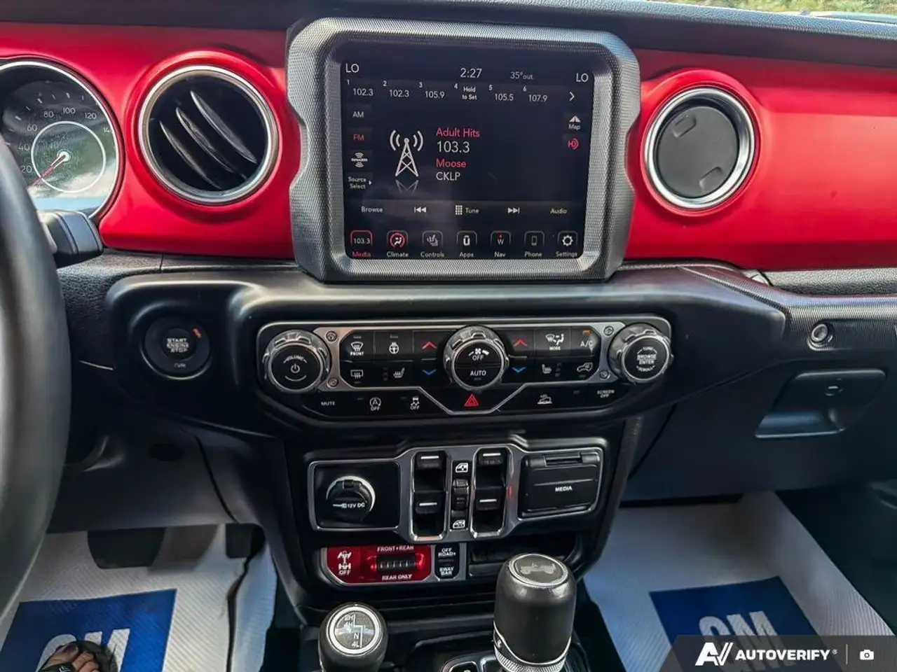 Jeep Wrangler photo Jeep Wrangler