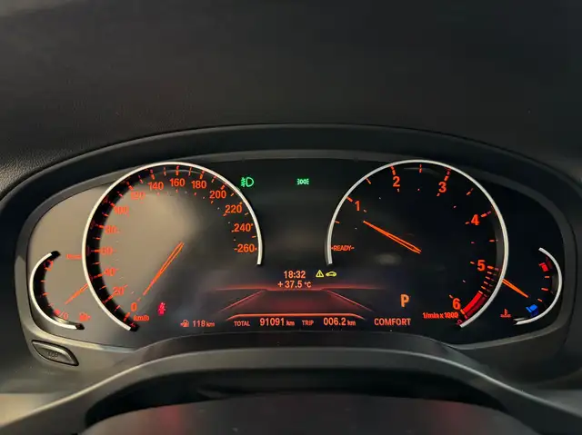 BMW X4 view 9