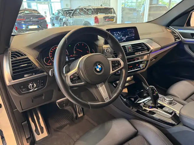 BMW X4 view 8