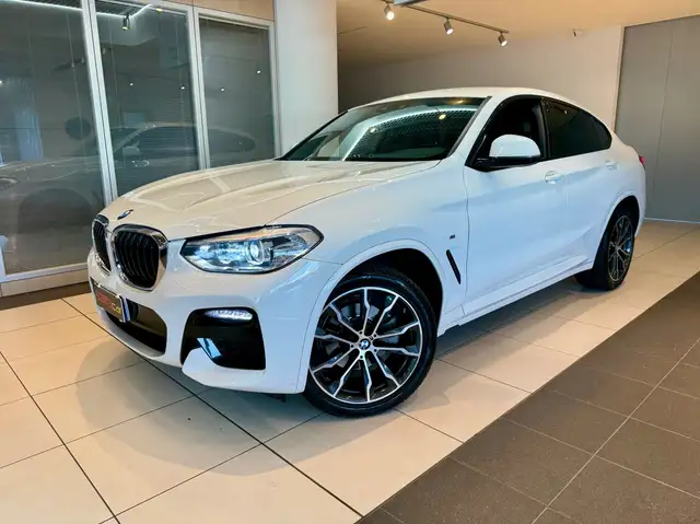 BMW X4 view 3