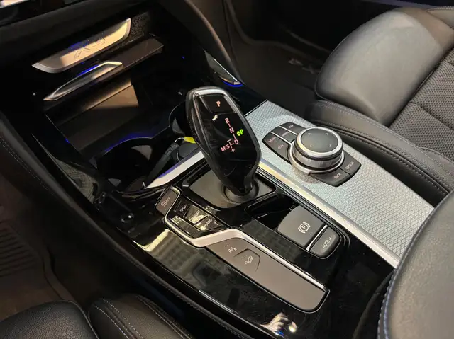 BMW X4 view 10