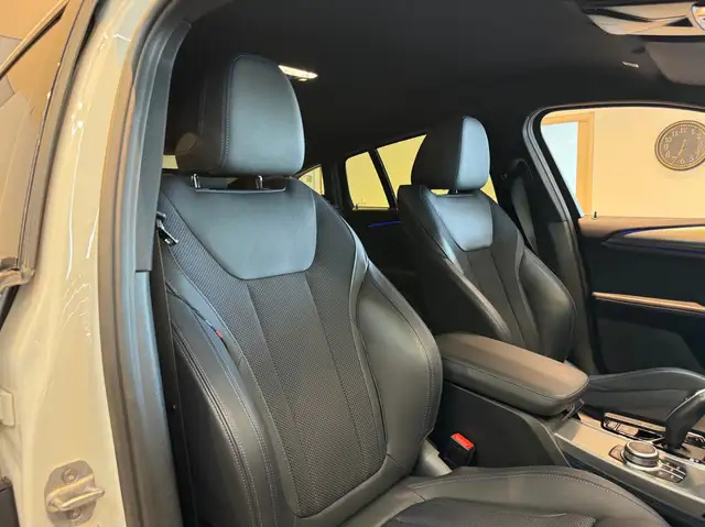 BMW X4 view 16