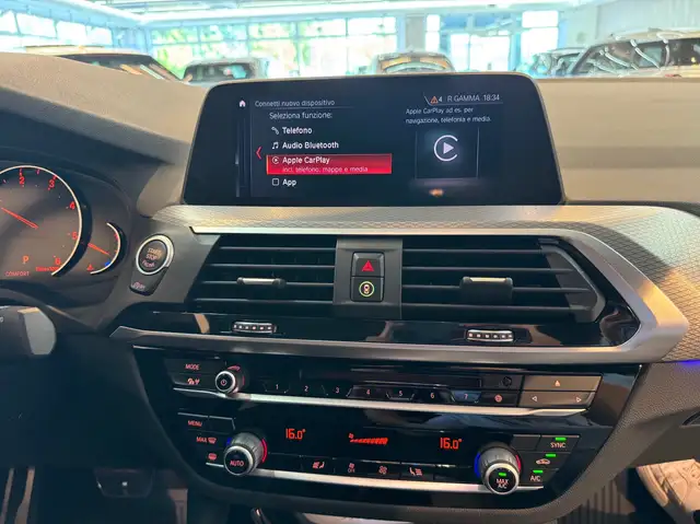 BMW X4 view 12