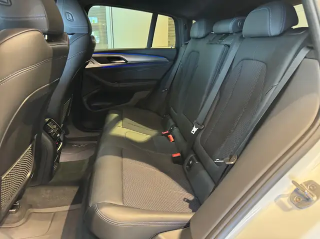 BMW X4 view 15