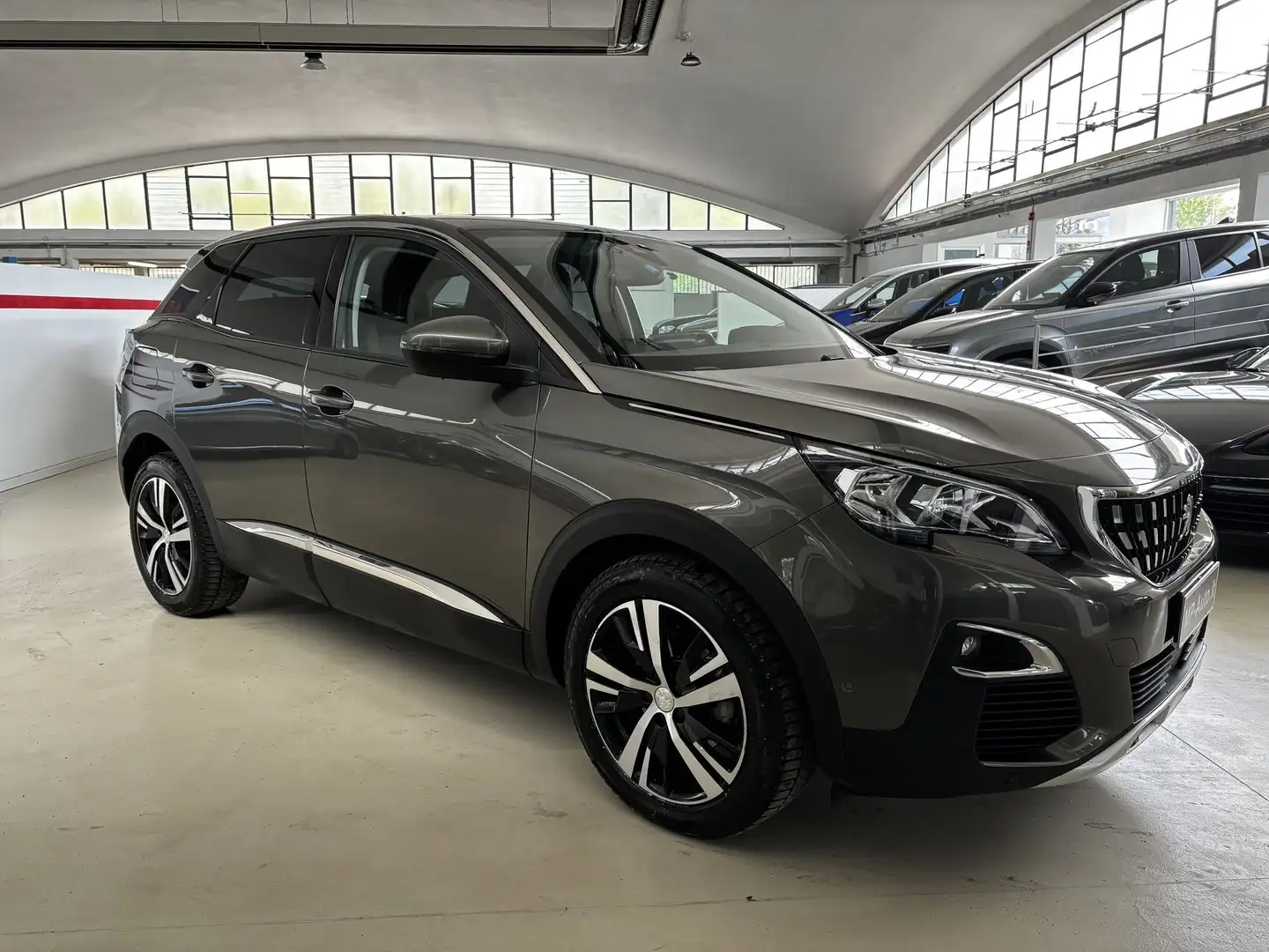 Peugeot 3008 BlueHDi 130 S&S Grigio - 2