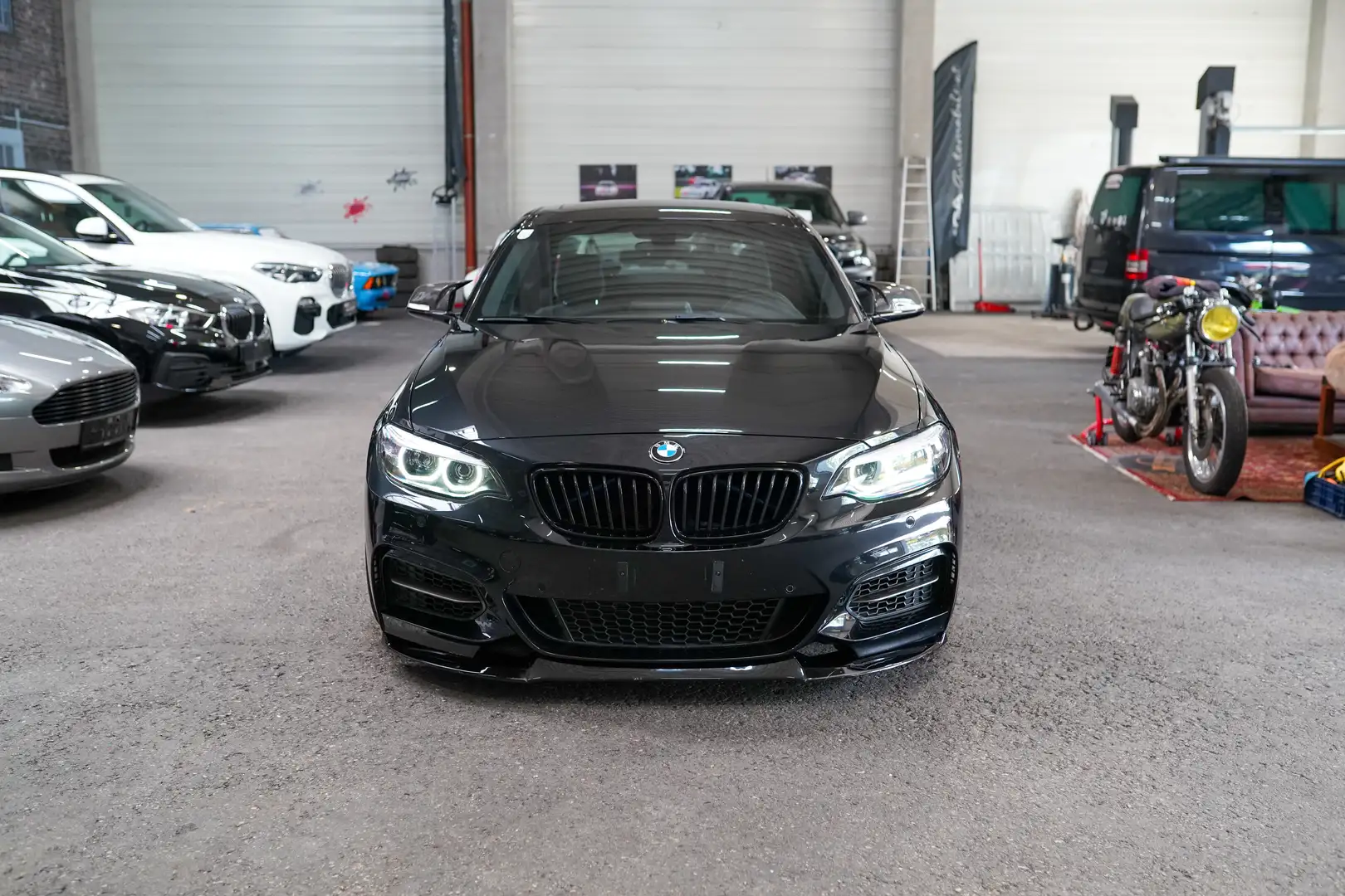 BMW 240 M240i Coupé xDrive Aut. Schwarz - 2