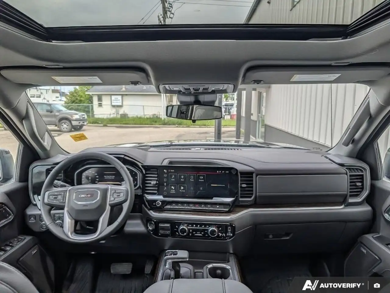 GMC Sierra 1500 снимка GMC Sierra 1500