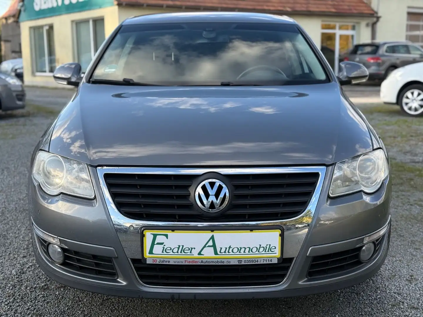 Volkswagen Passat 1.4 TSI Comfortline / KLIMAAUT / SITZHZG Gris - 2