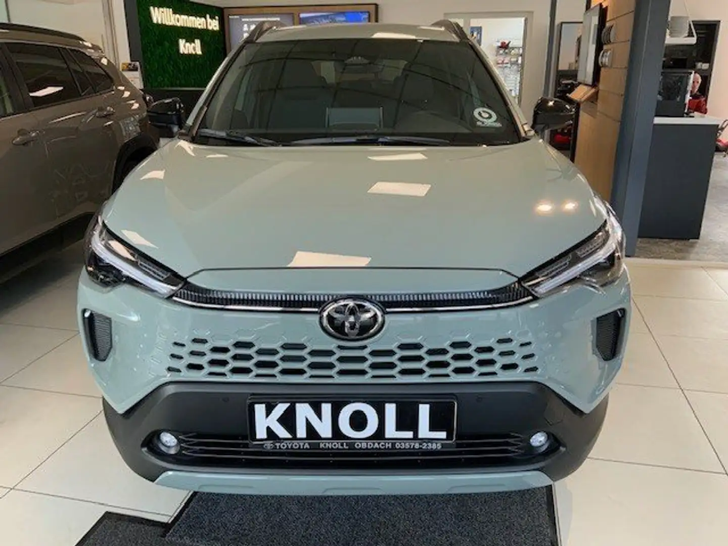 Toyota Corolla Cross 1,8 FWD Active Drive neues Modell Grün - 2