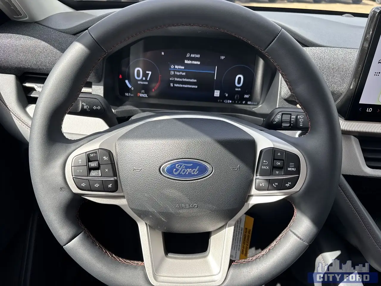 Ford Explorer снимка Ford Explorer