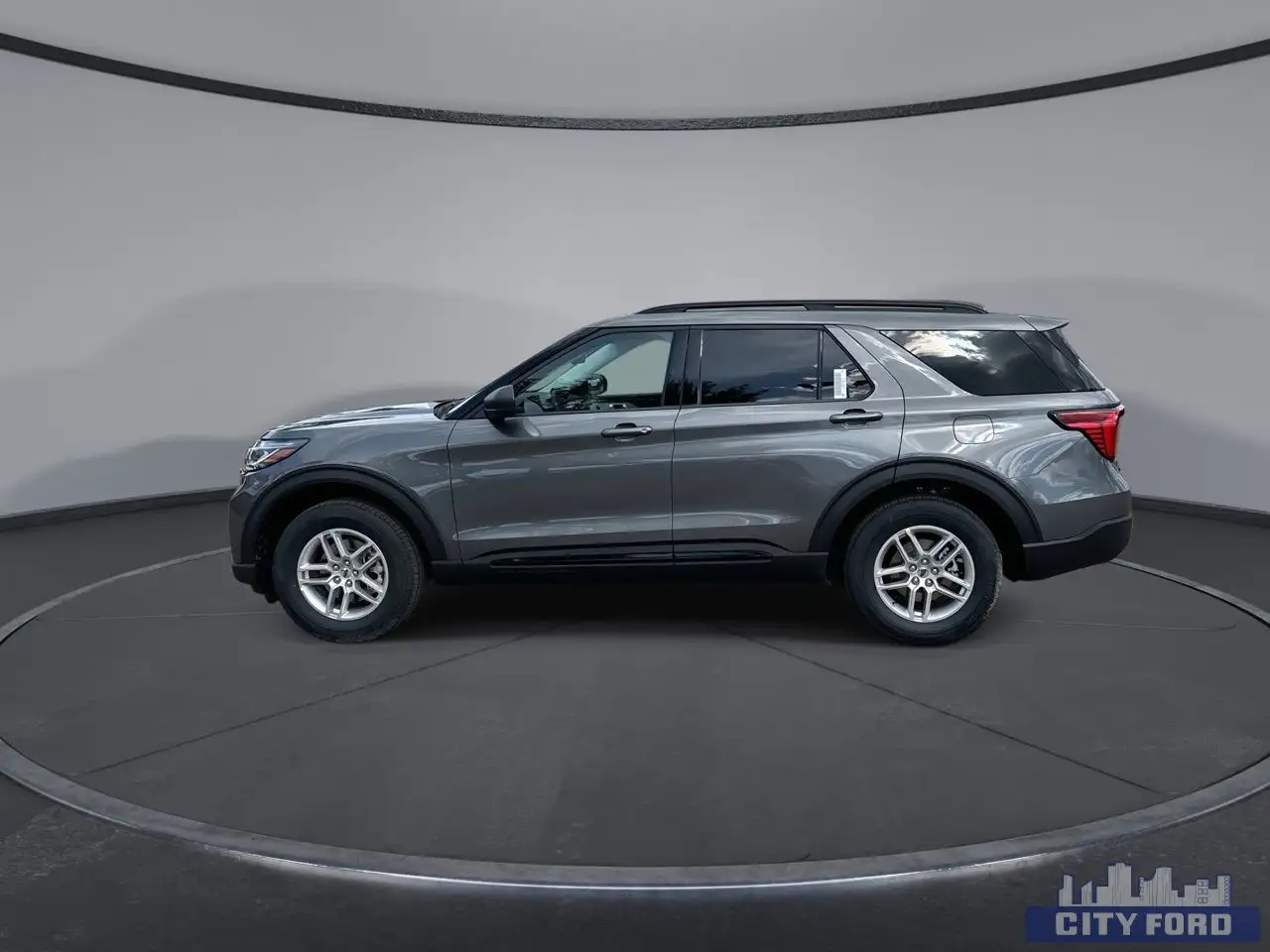 Ford Explorer снимка Ford Explorer