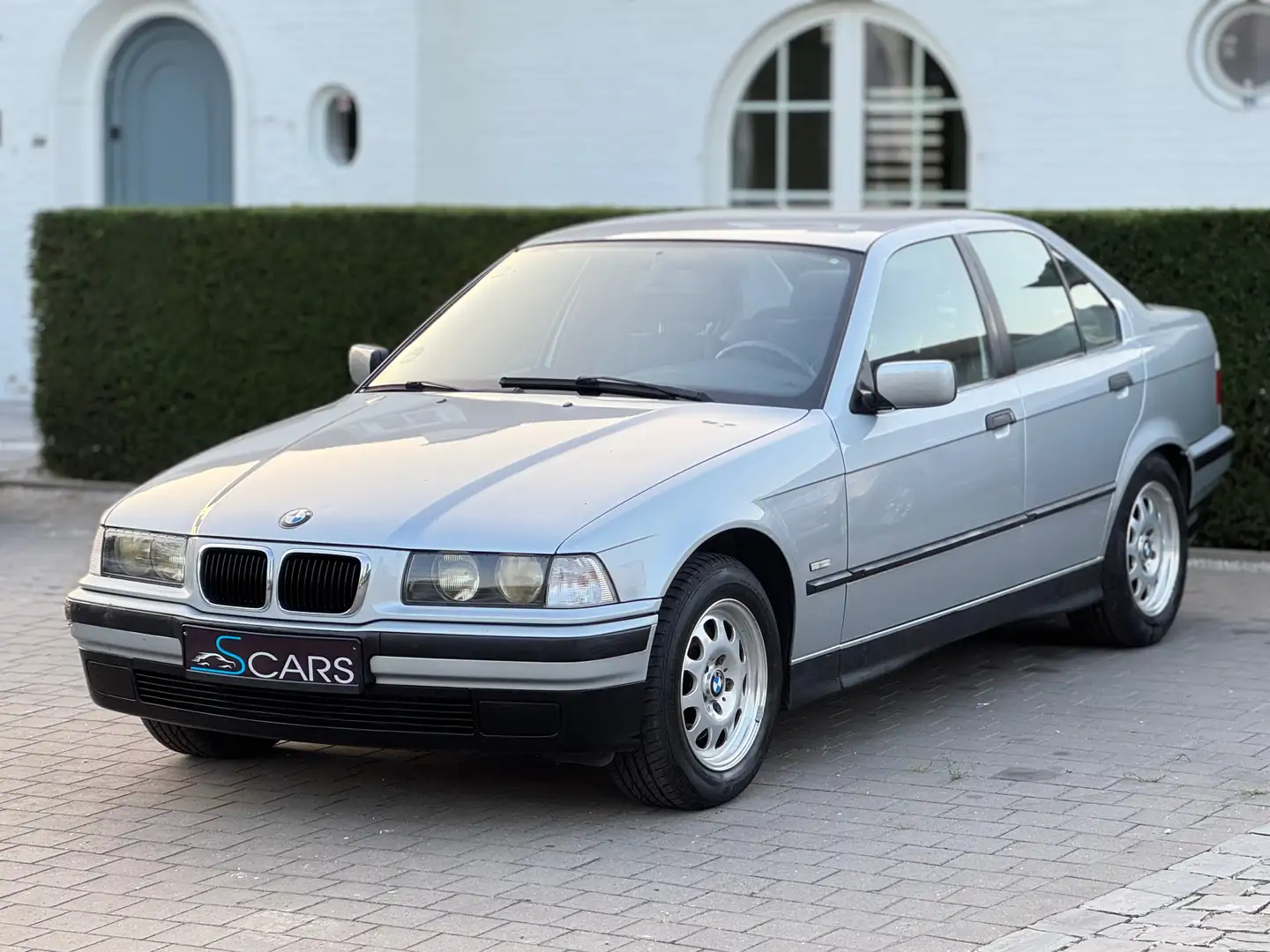BMW 320 i ** 128.000 km ** E36 ** 6 Cilinders ** Airco ** - 1
