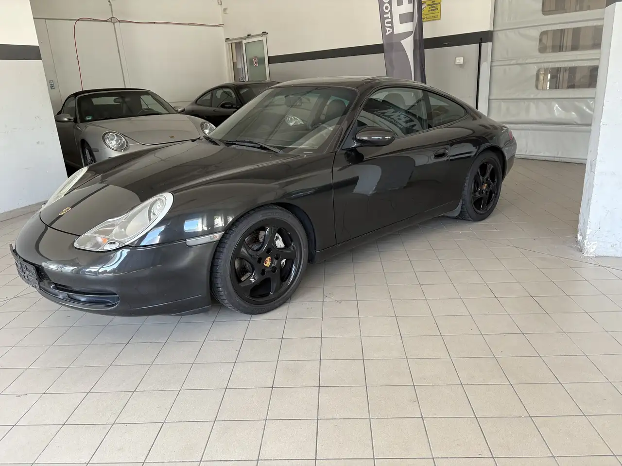 Porsche 996 911 Coupè Carrera 4, foto 4