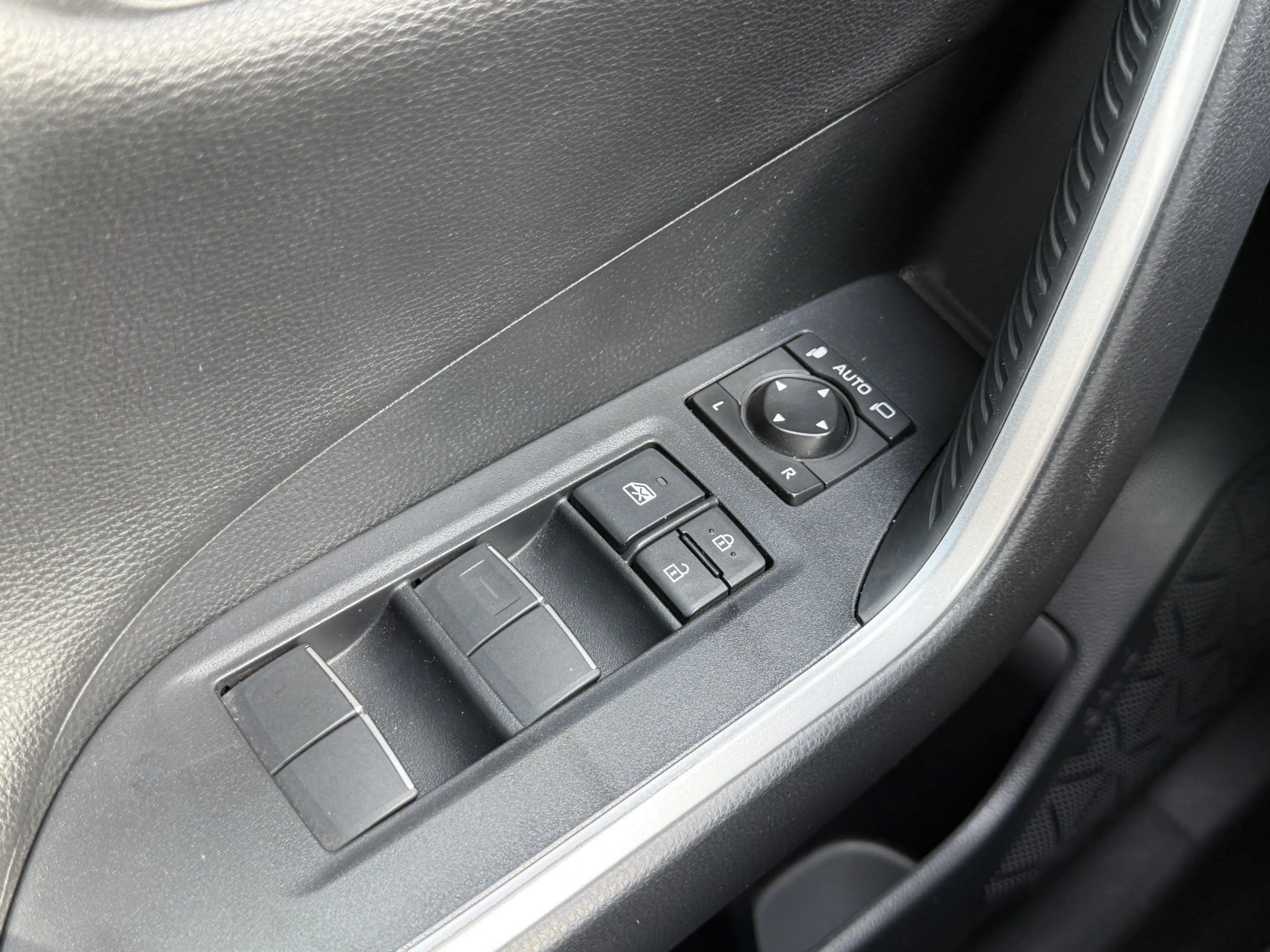 Toyota RAV 4 2.5 Hybrid Bi-Tone | ACC | Parelmoer | 360* Camera — photo 13