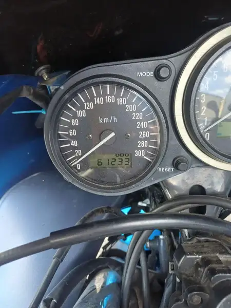Kawasaki Ninja ZX-9R - foto 8