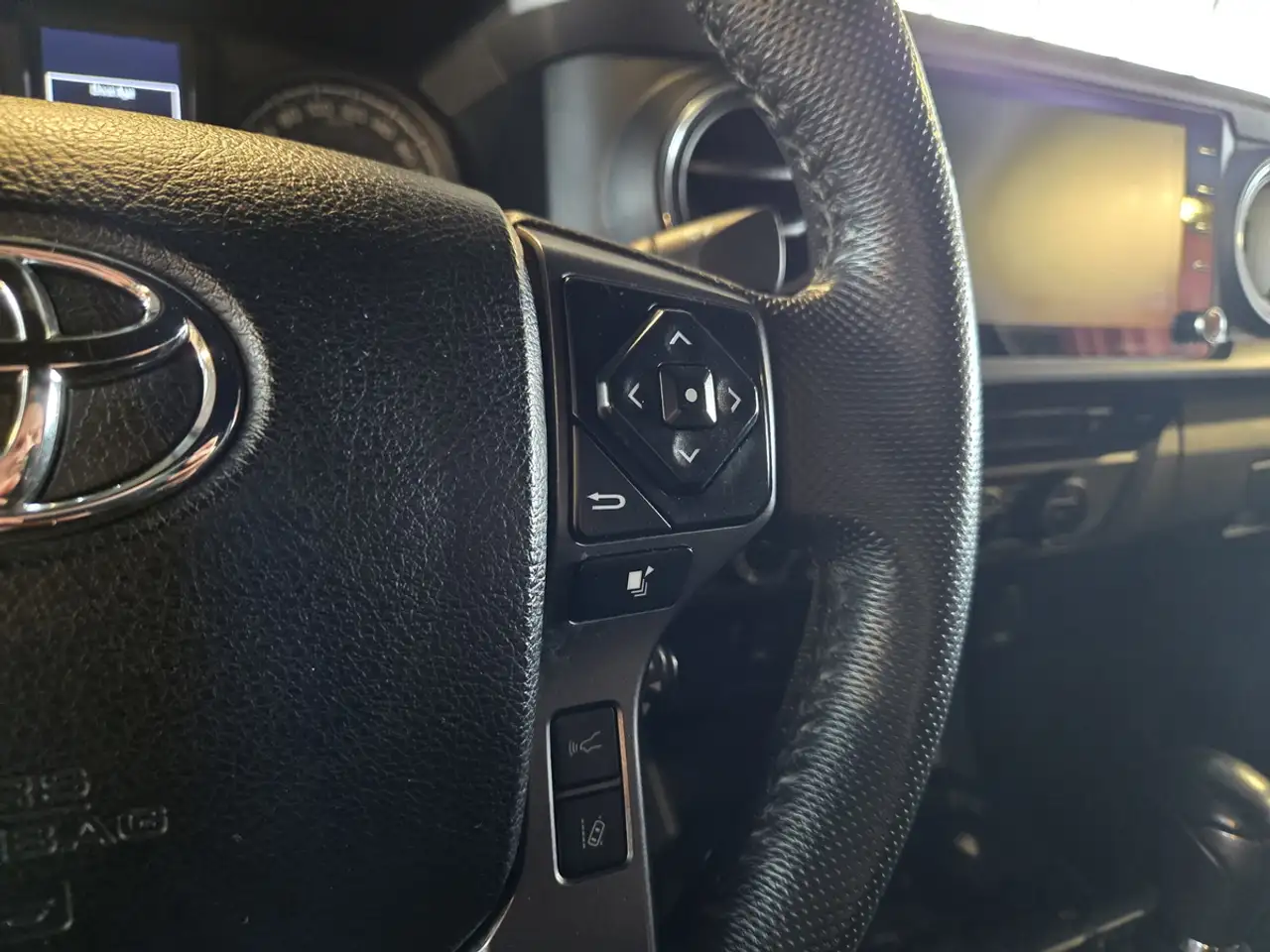 Toyota Tacoma снимка Toyota Tacoma