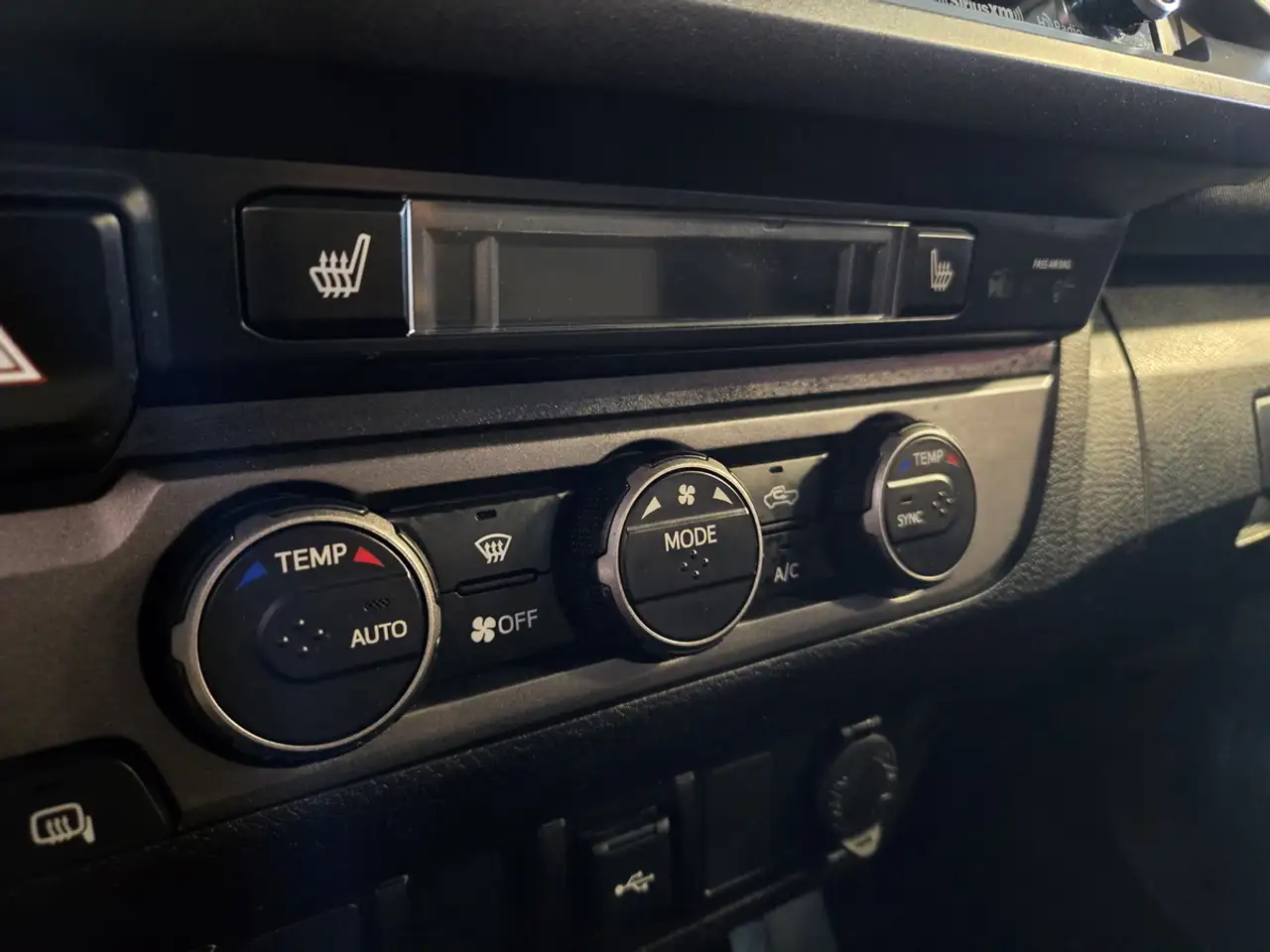 Toyota Tacoma снимка Toyota Tacoma