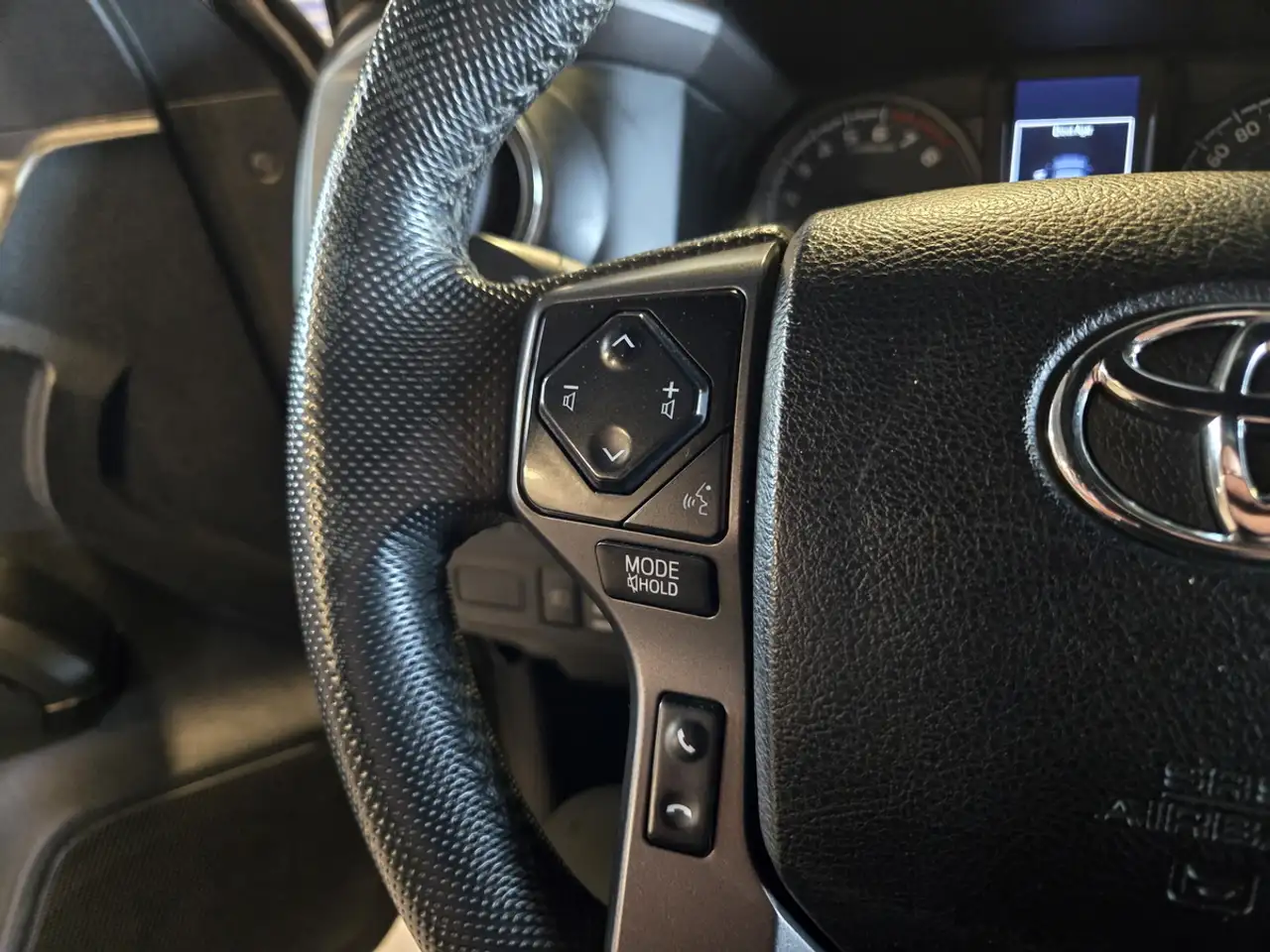 Toyota Tacoma снимка Toyota Tacoma