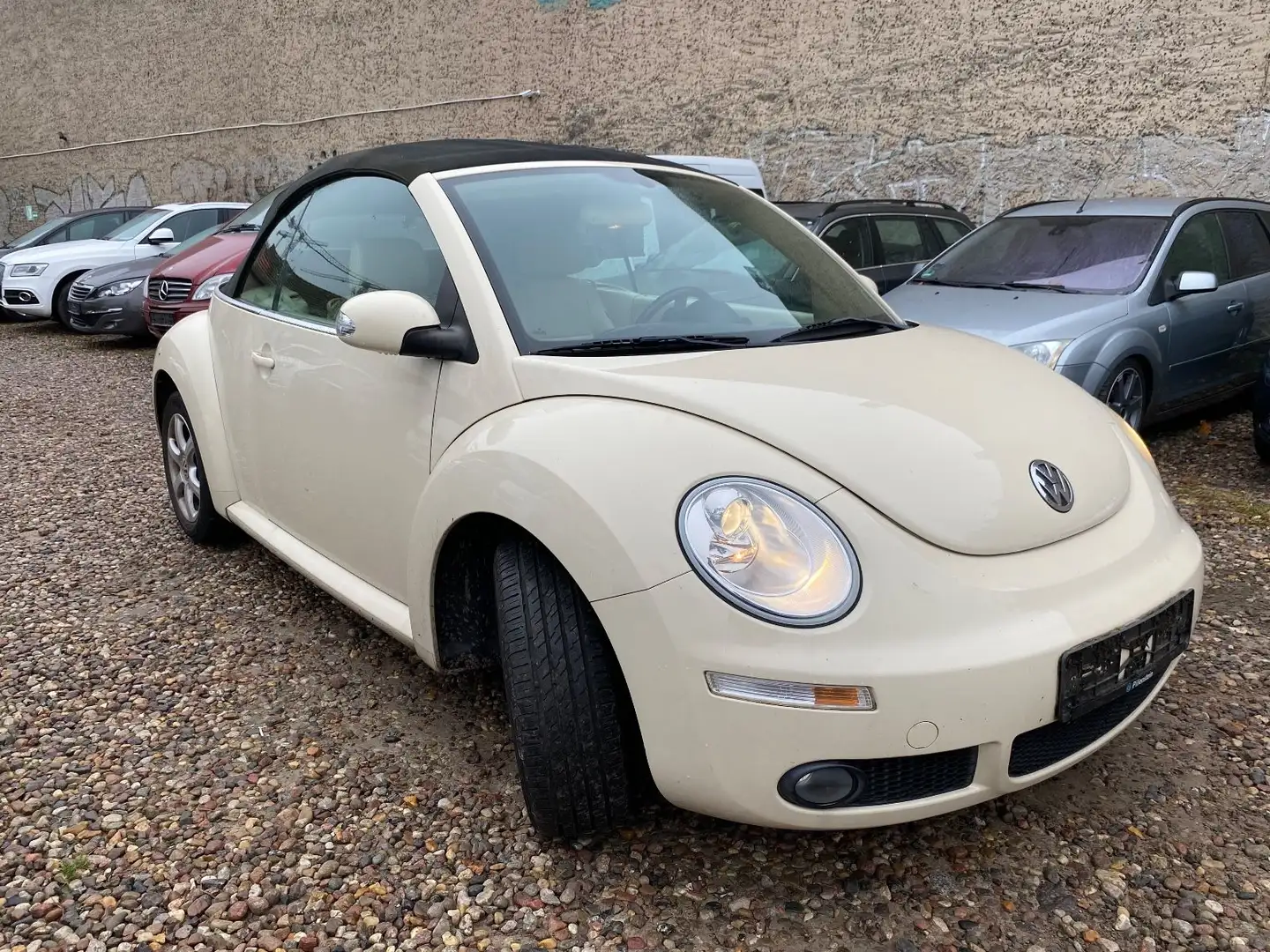 Volkswagen New Beetle Cabriolet 2.0 Beige - 2