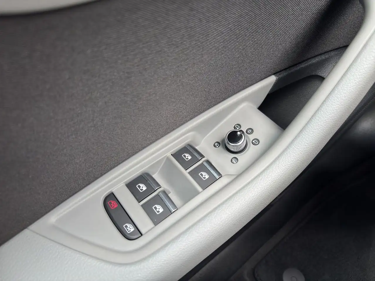 Audi A4 Avant 2.0 TDI S-tronic RFK GRA NAVI LED, миниатюра 17