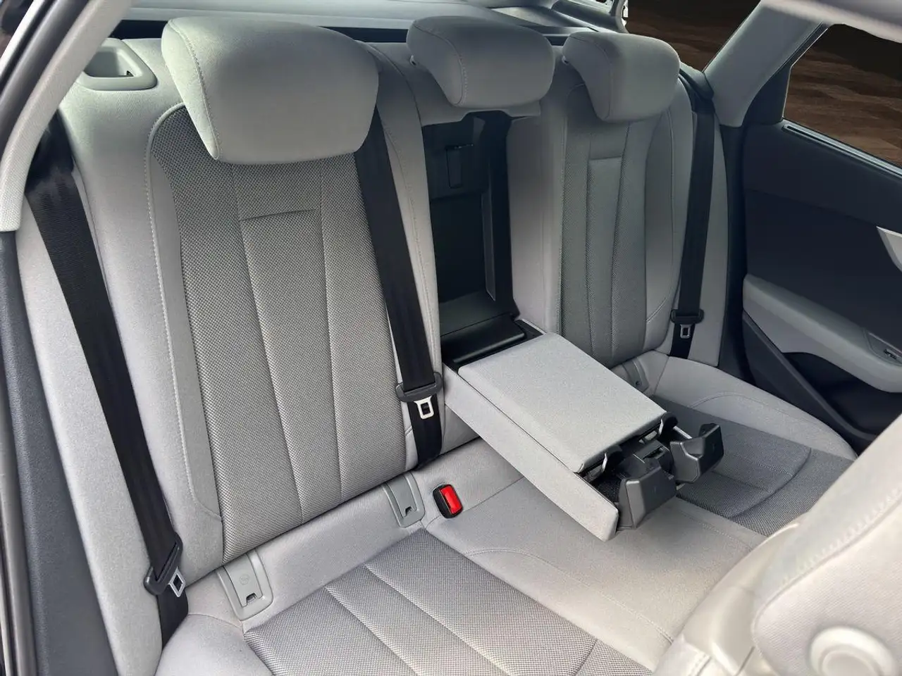 Audi A4 Avant 2.0 TDI S-tronic RFK GRA NAVI LED, миниатюра 13