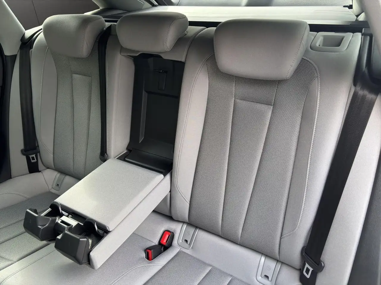 Audi A4 Avant 2.0 TDI S-tronic RFK GRA NAVI LED, миниатюра 11