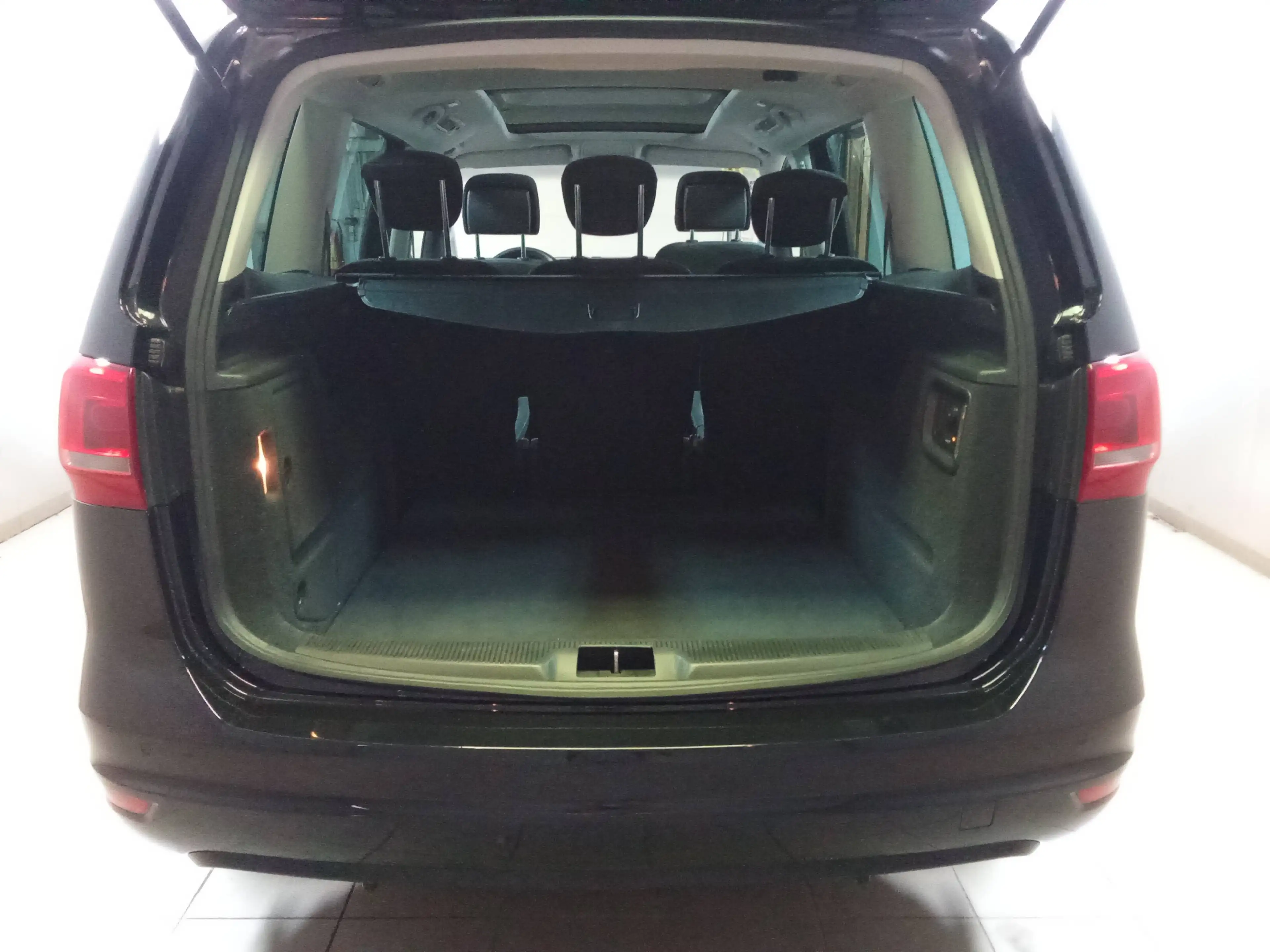 Volkswagen Sharan Life BMT 4Motion — photo 5
