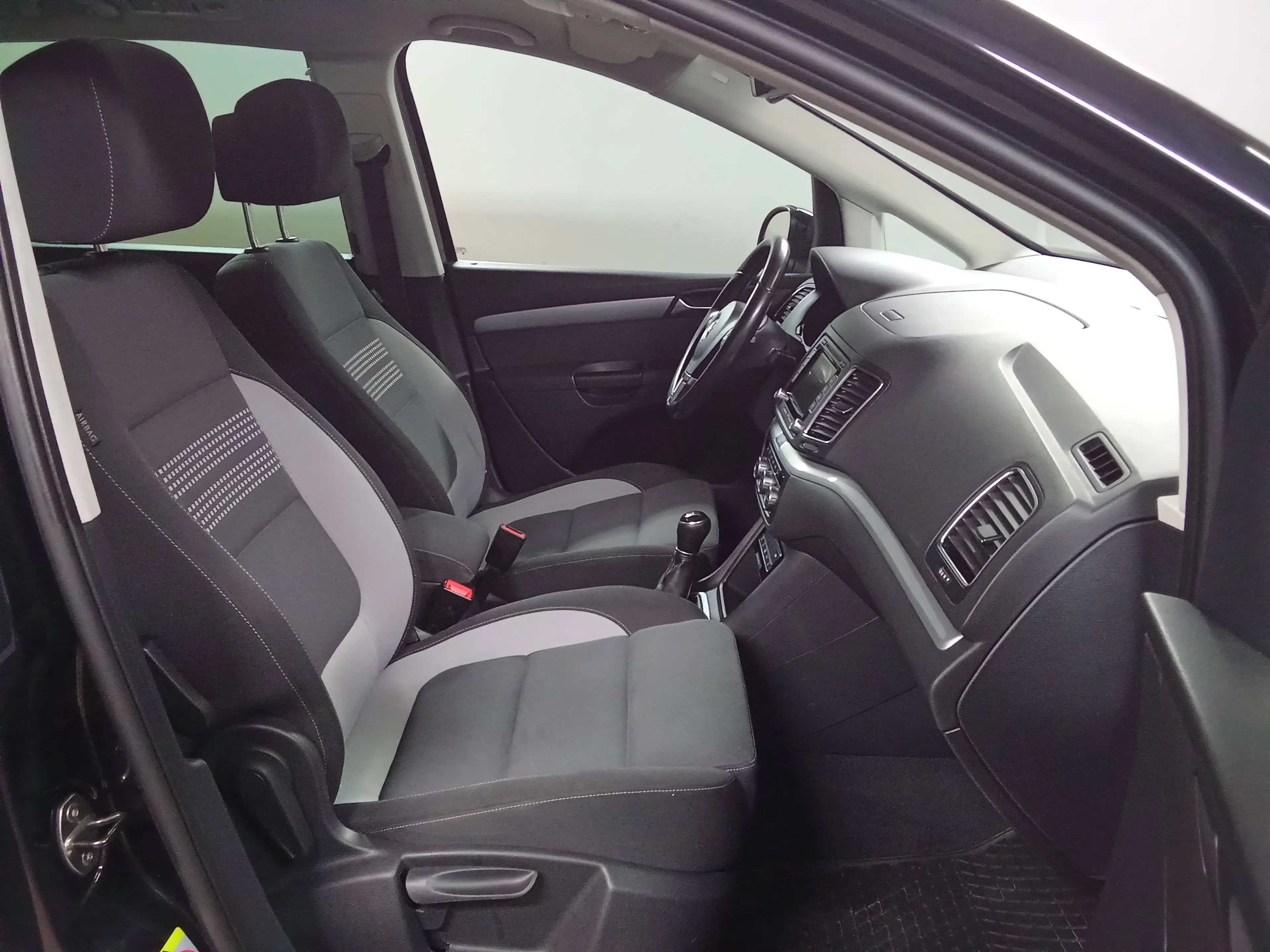 Volkswagen Sharan Life BMT 4Motion — photo 6