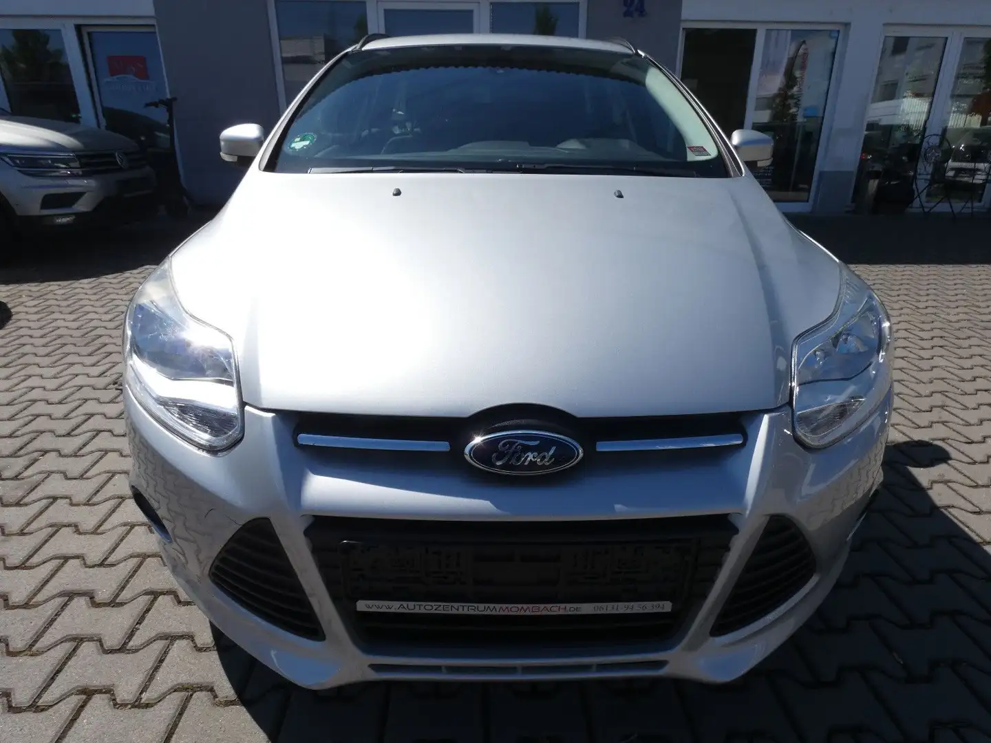 Ford Focus Turnier Trend Stříbrná - 2