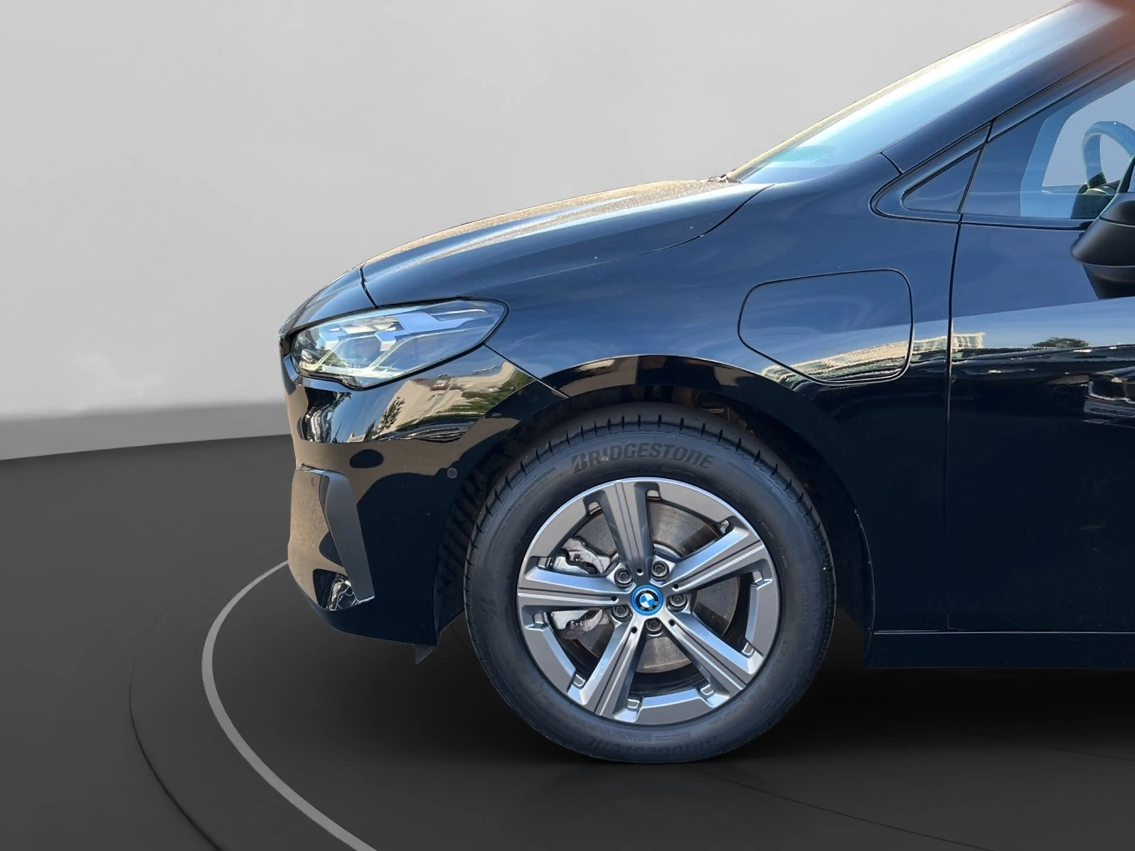 BMW 230 e xDrive Active Tourer — photo 14