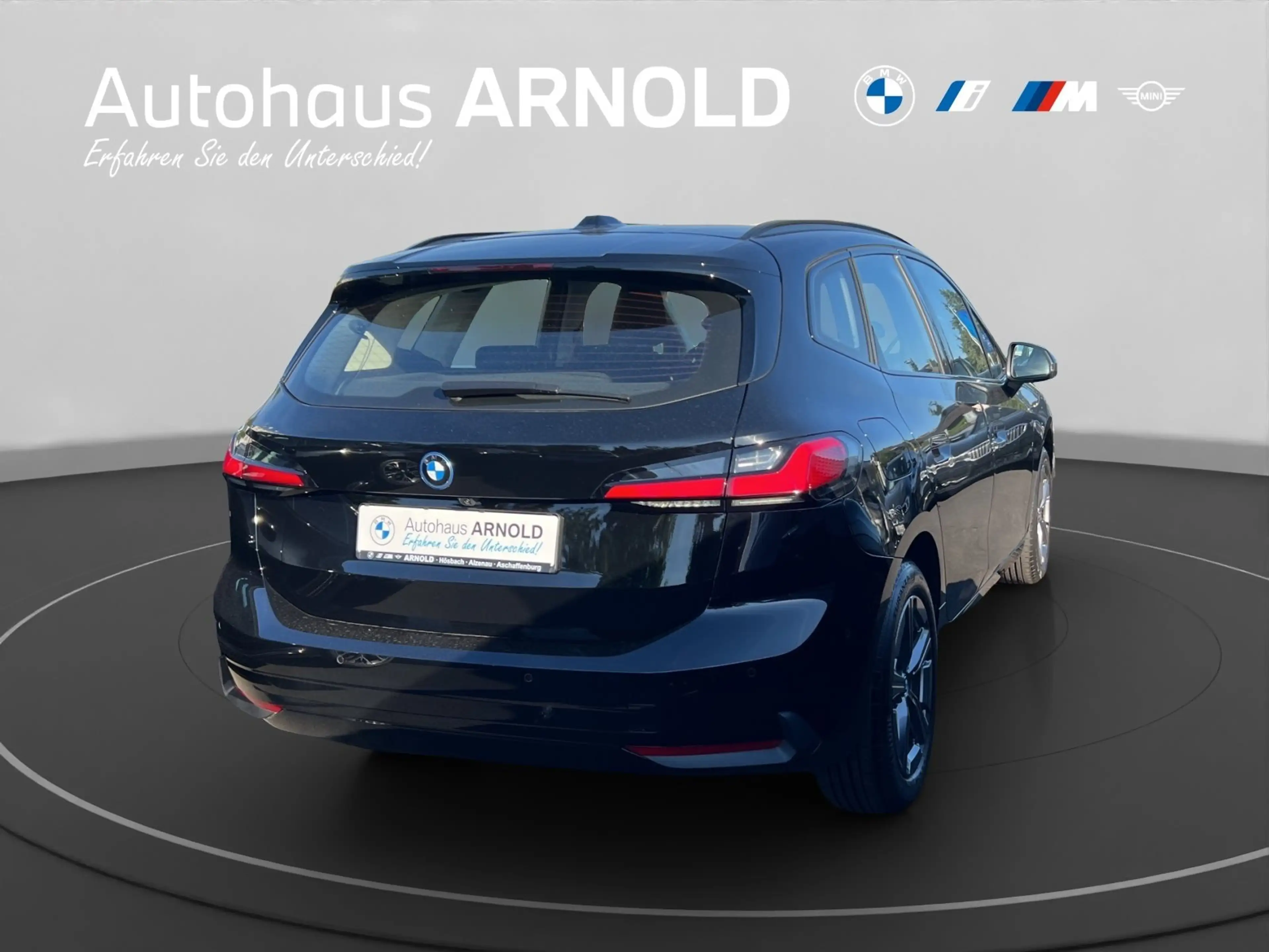 BMW 230 e xDrive Active Tourer — photo 4