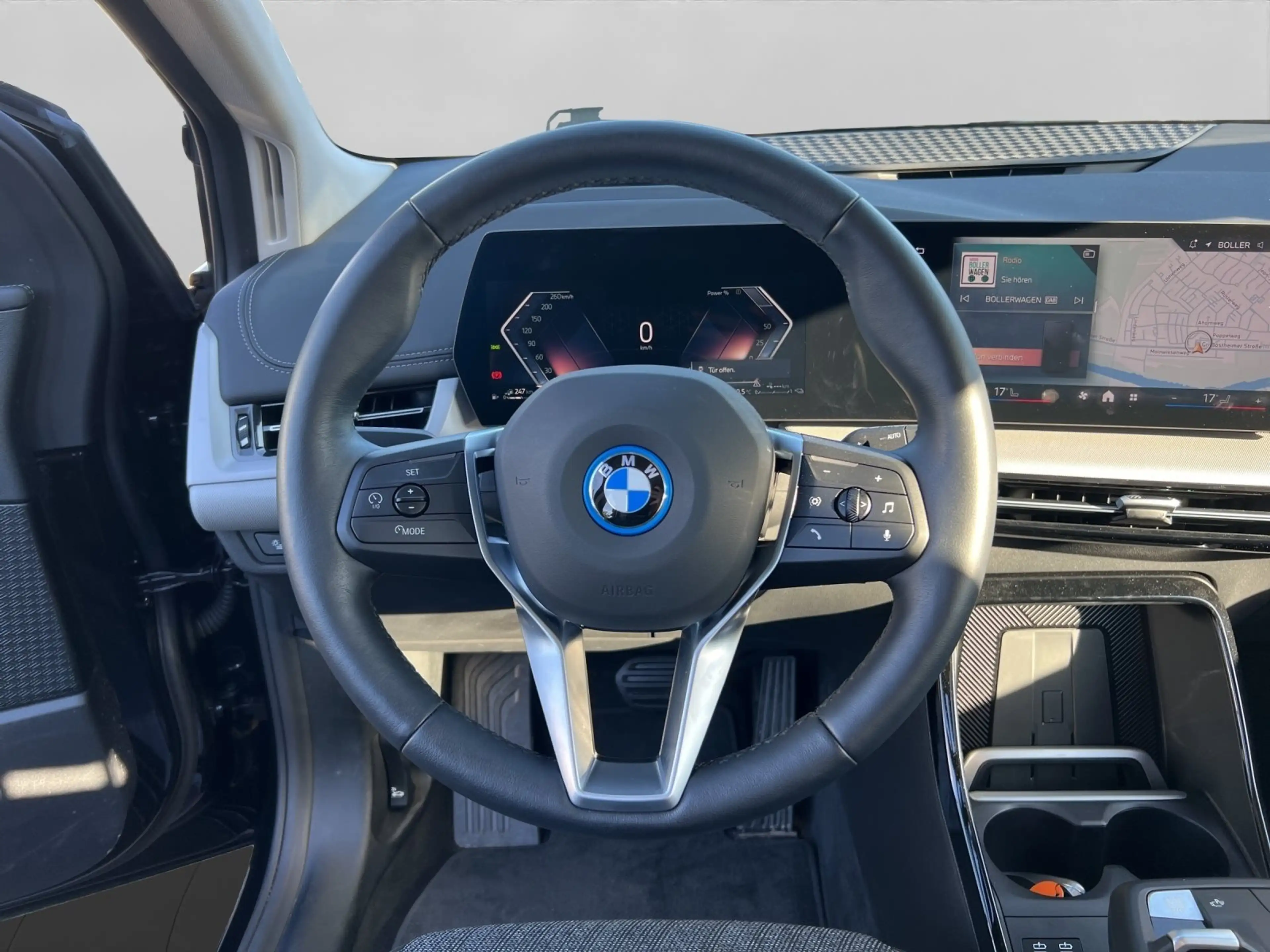 BMW 230 e xDrive Active Tourer — photo 10