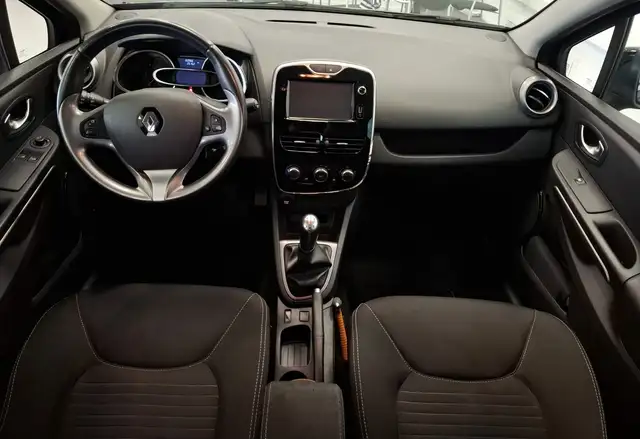 Renault Clio view 8