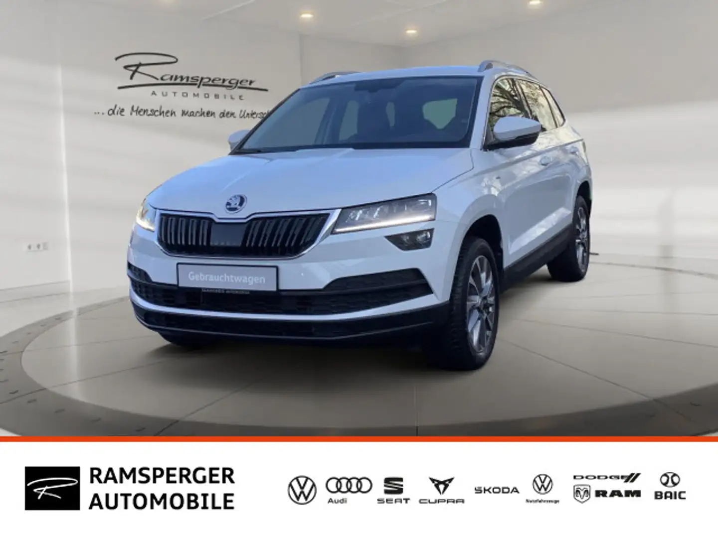 Skoda Karoq 1.5 TSI Clever GRA LED APP SHZ PDC Weiß - 1