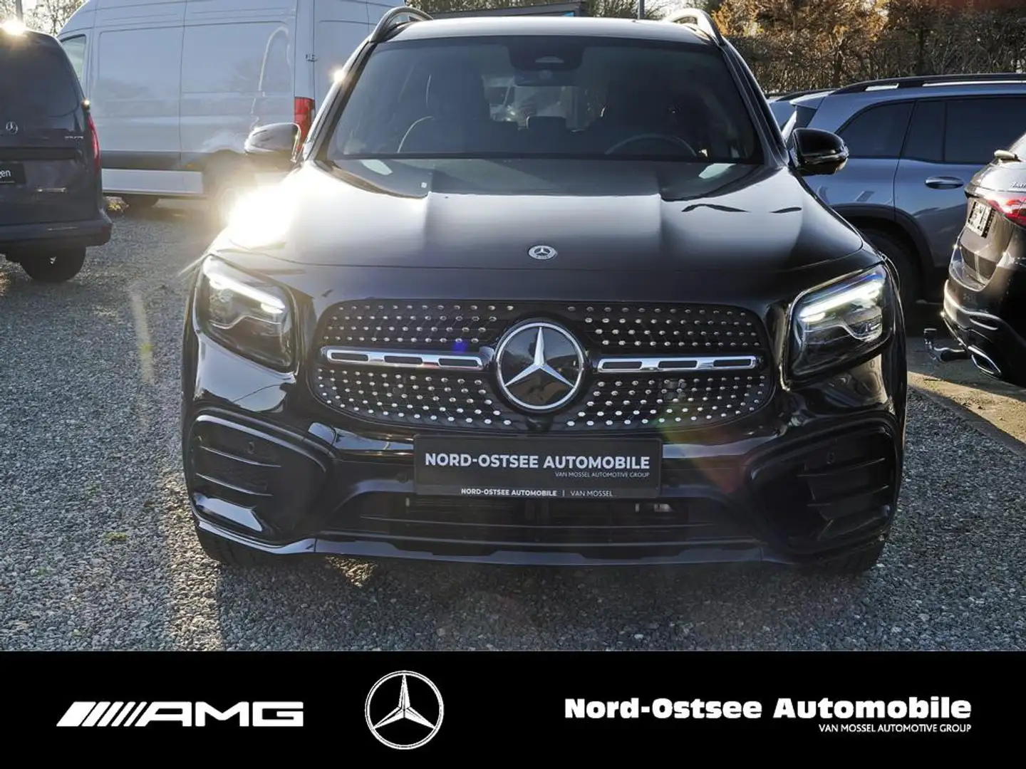 Mercedes-Benz GLB 200 AMG MULTIBEAM AHK 360° AMBIENTE KEYLESS Noir - 2