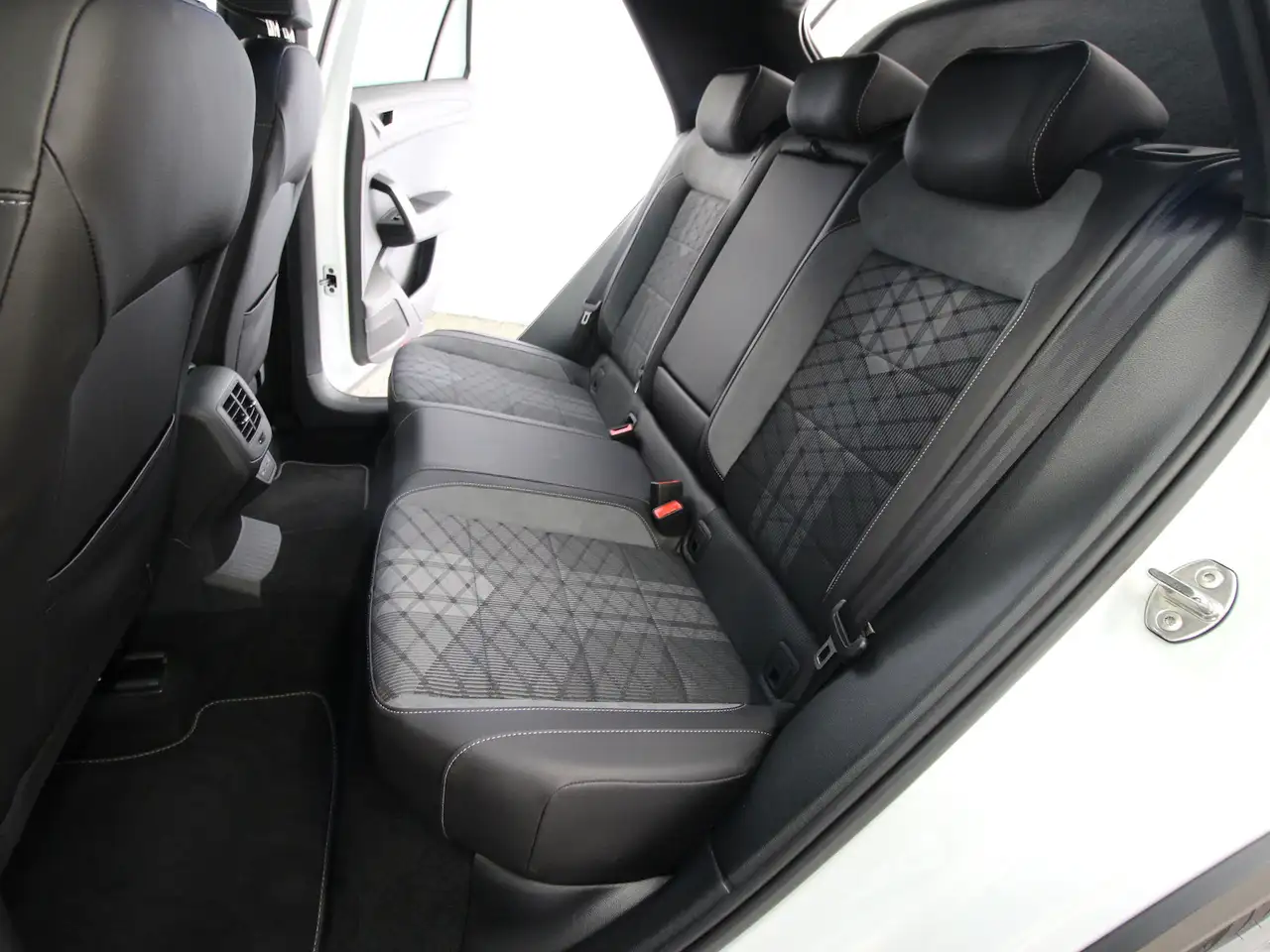 Volkswagen T-Roc TSI R-Line LED+ACC+SITZHEIZUNG 11