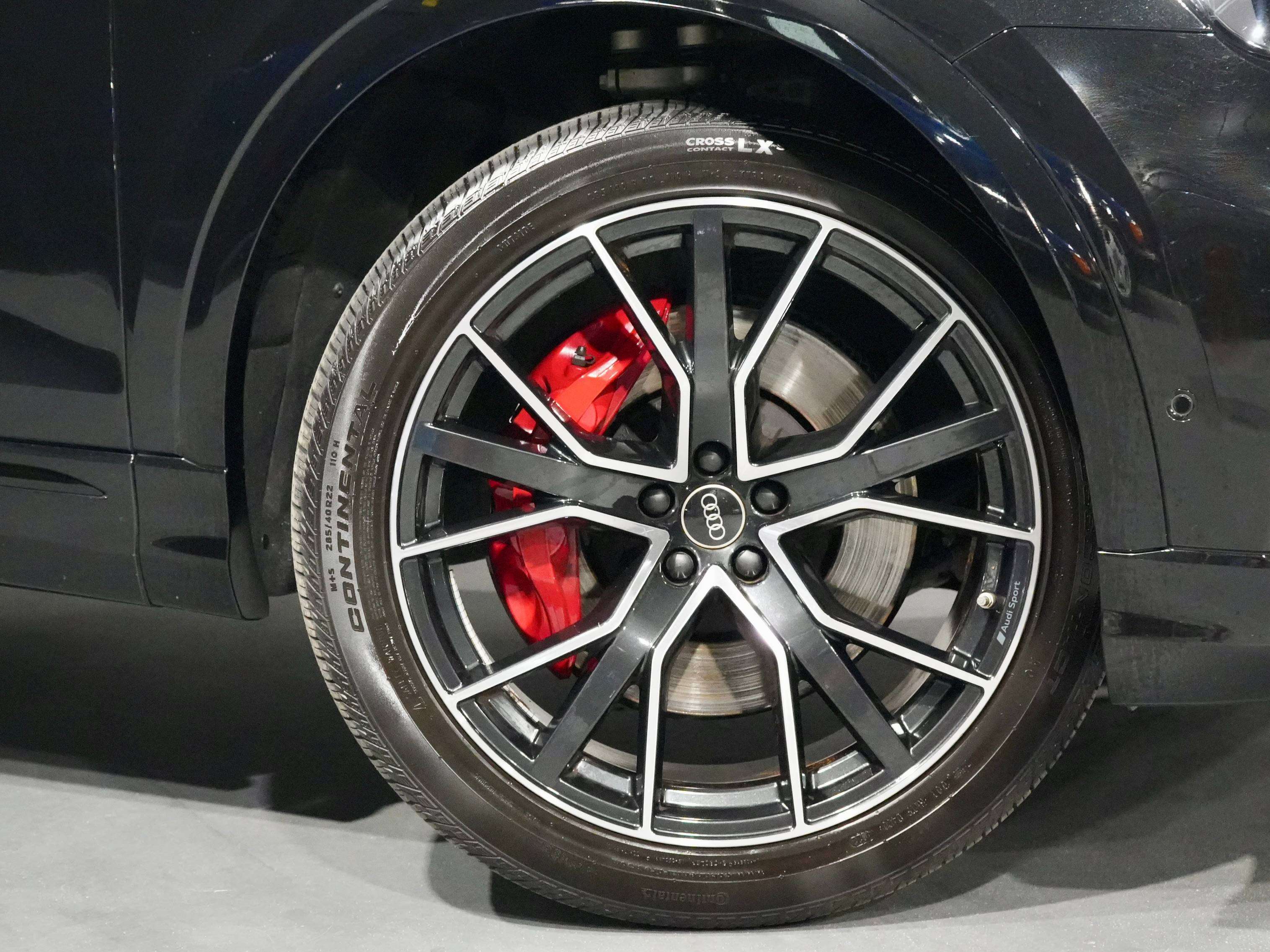 2023 Audi SQ8