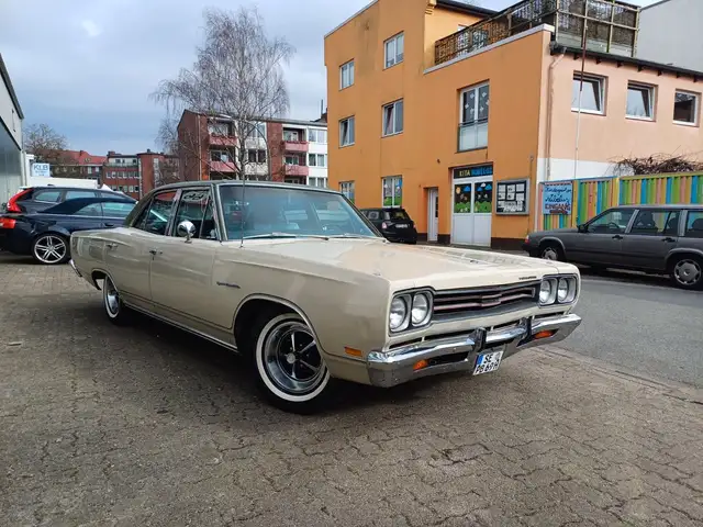 Plymouth Satellite Sport Satellite vor Ort V8