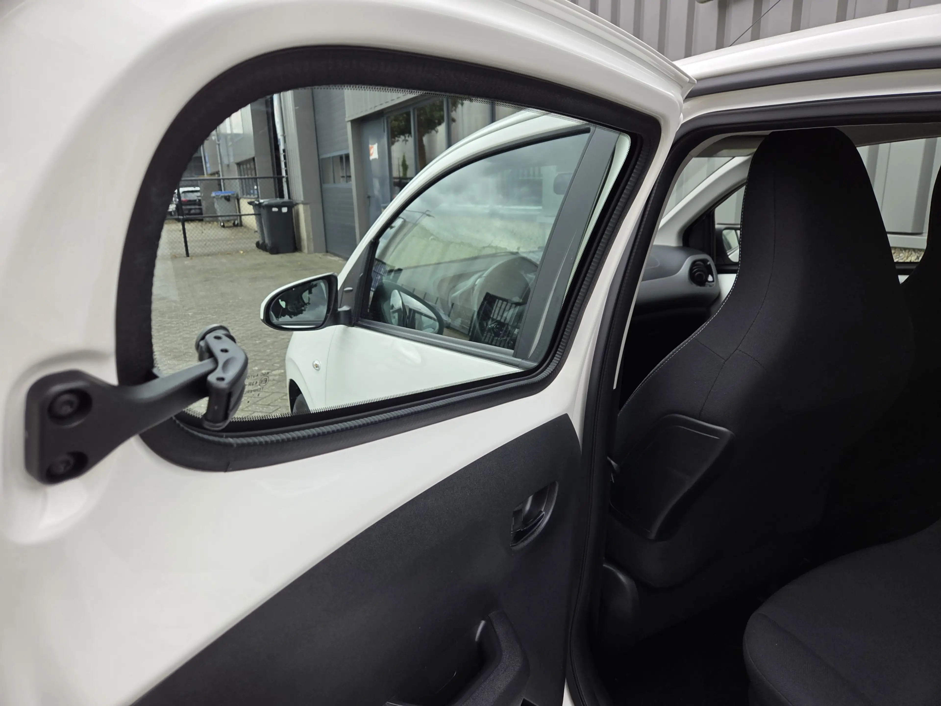 Peugeot 108 1.0 e-VTi Allure uitvoering automaat 5 deurs airco — photo 14