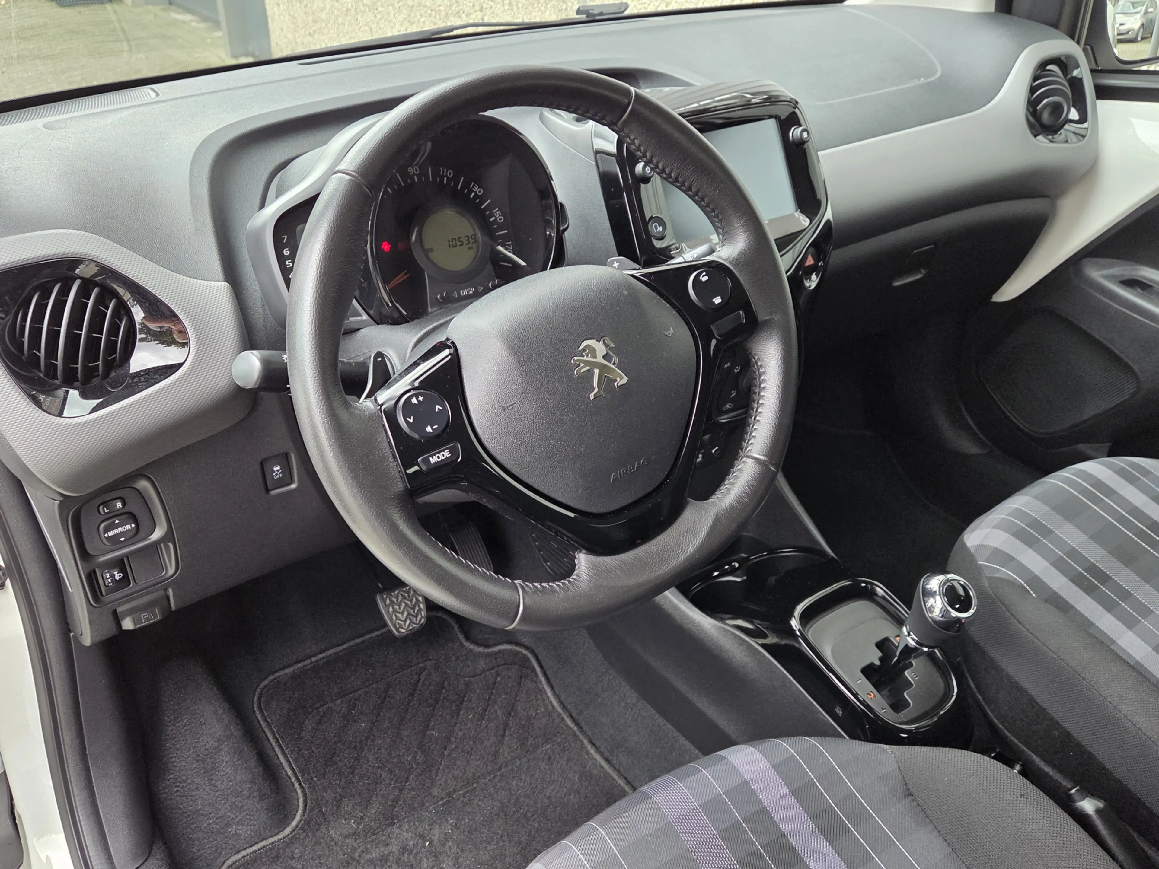 Peugeot 108 1.0 e-VTi Allure uitvoering automaat 5 deurs airco — photo 12